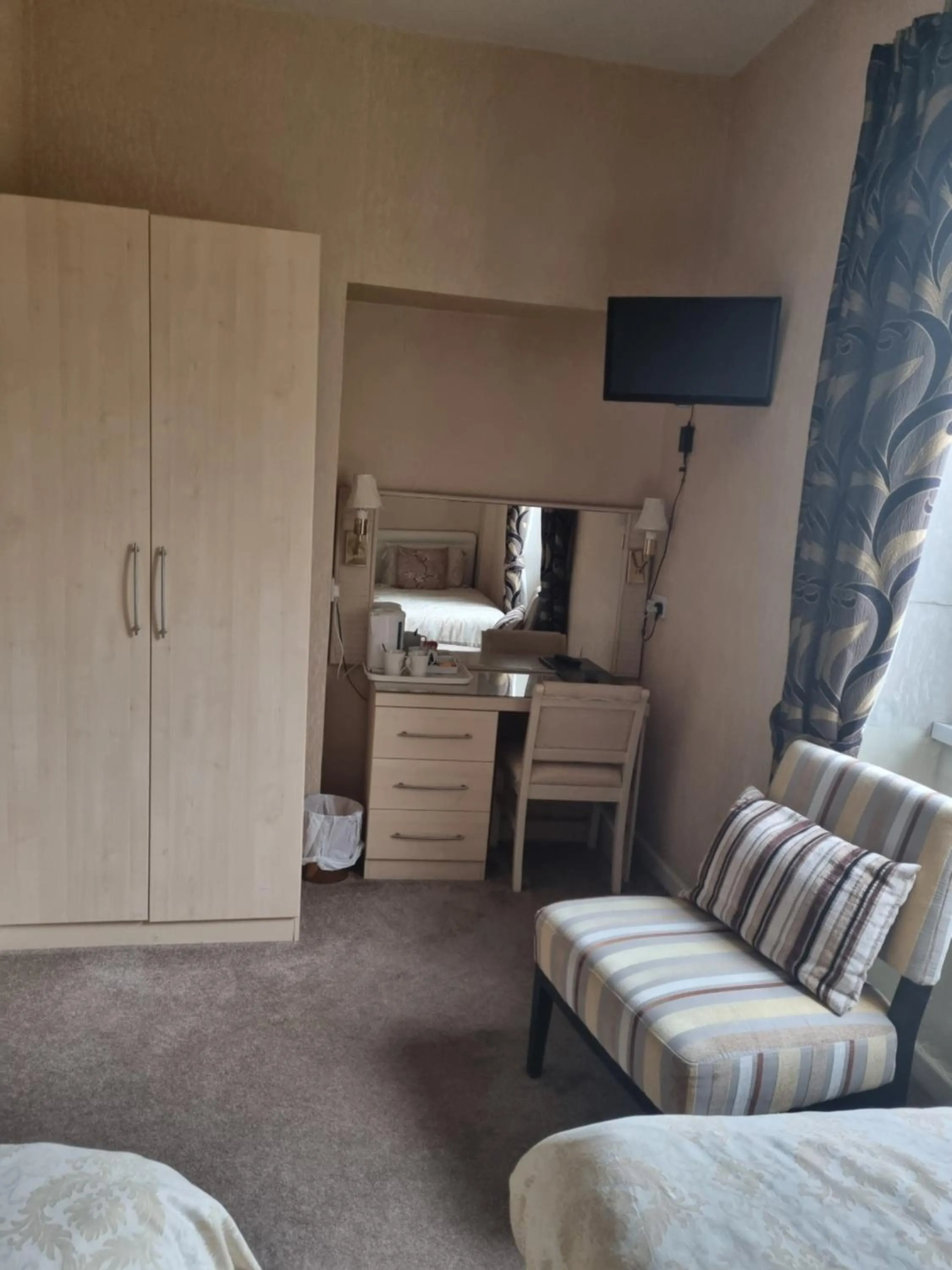 Bedroom, Bed in The Sands Hotel