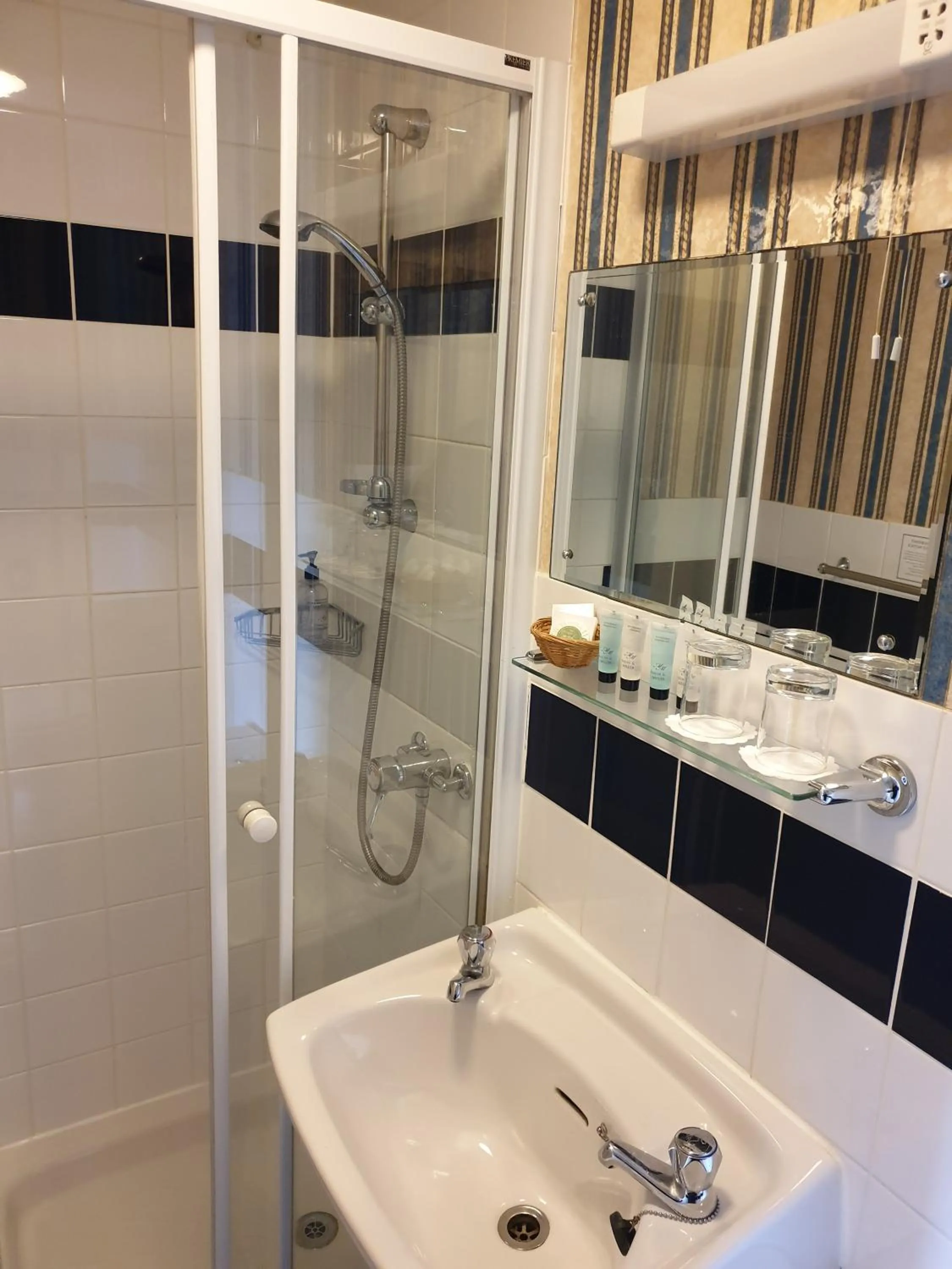 Shower in The Sands Hotel