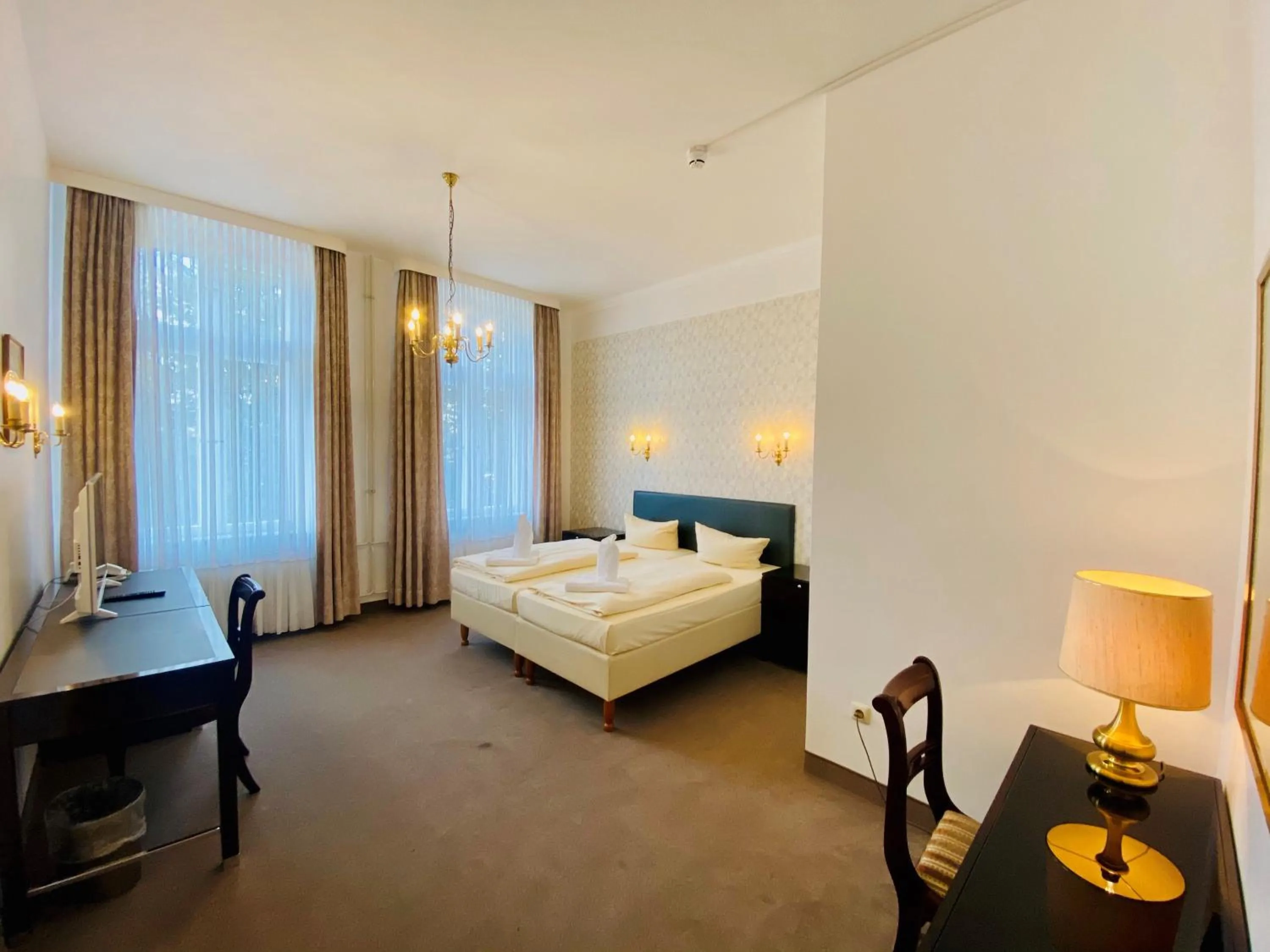 Bedroom, Bed in Hotel Kaiserhof