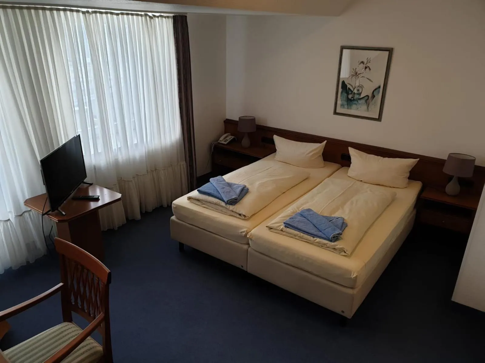 Photo of the whole room, Bed in Hotel Kaiserhof