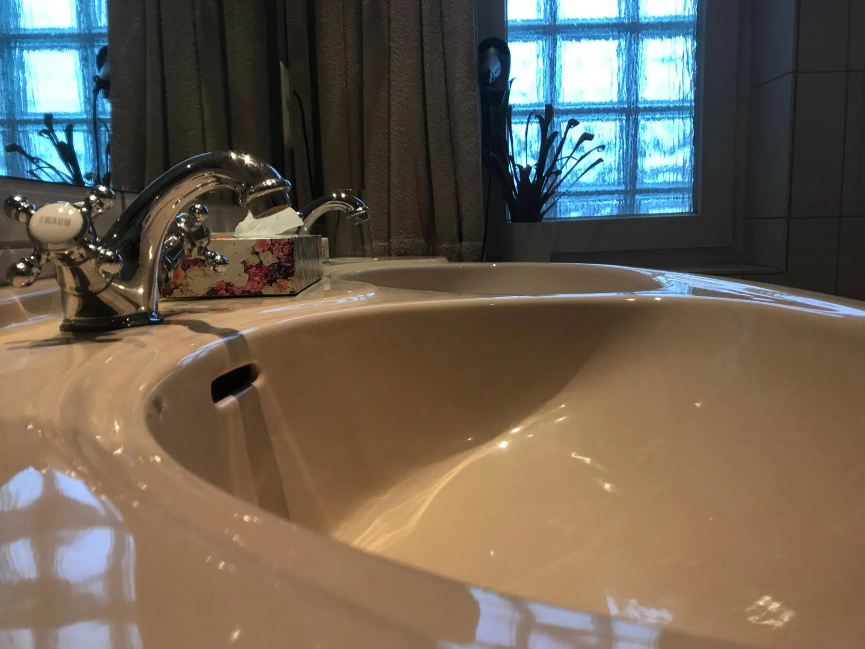 Shower in Hotel Kaiserhof