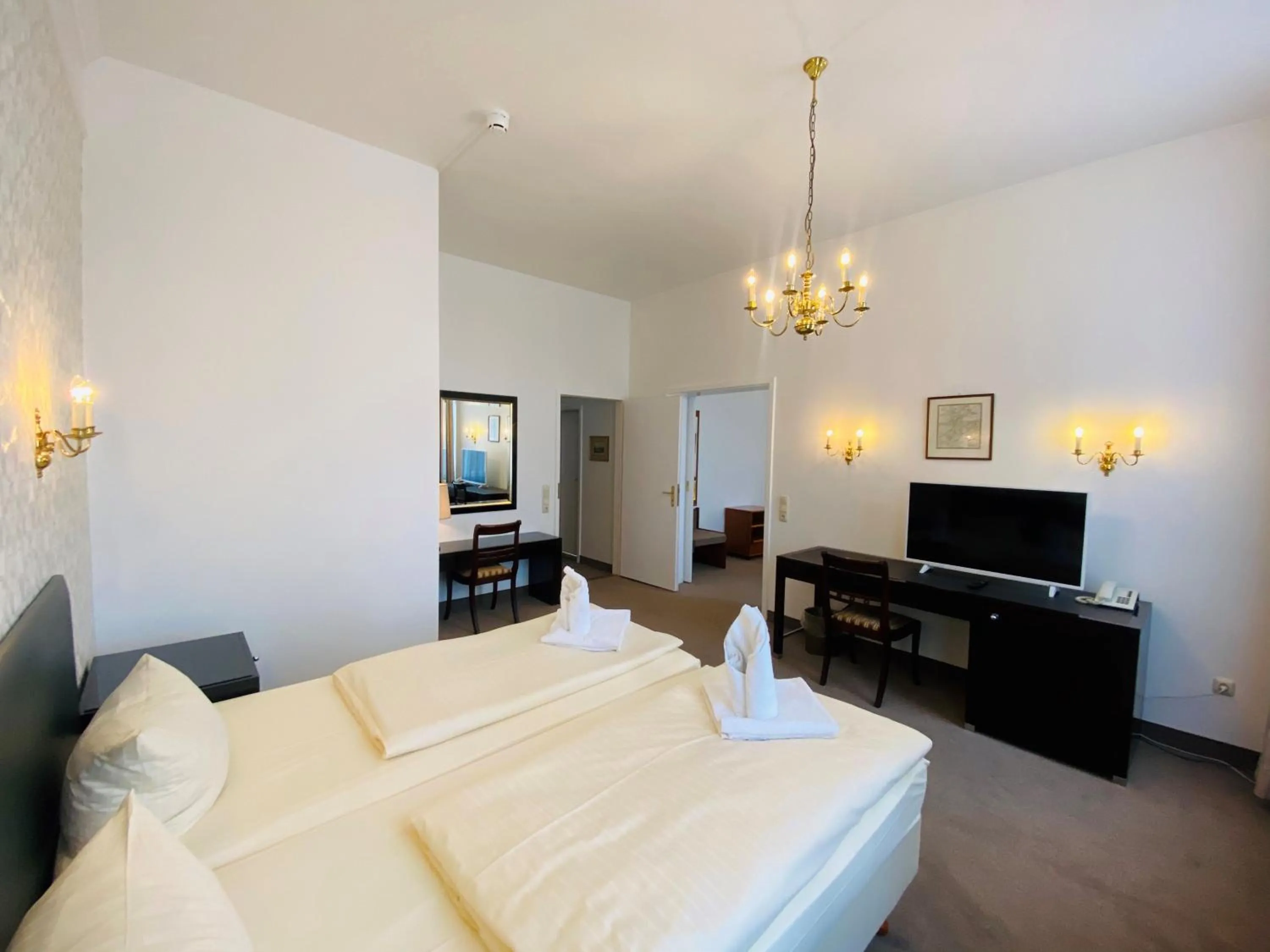 Bedroom, Bed in Hotel Kaiserhof