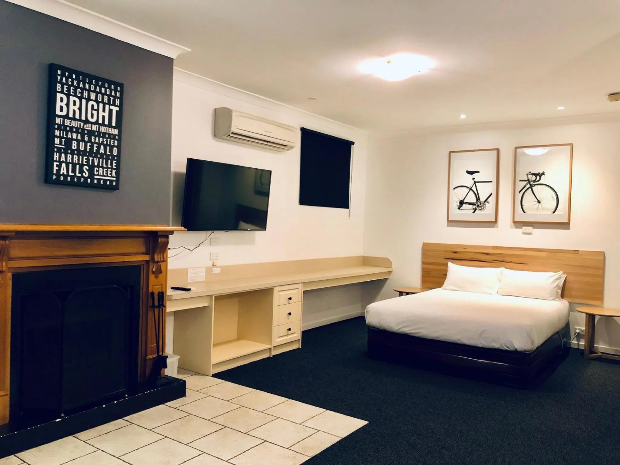 Bed in Bright Avenue Motor Inn