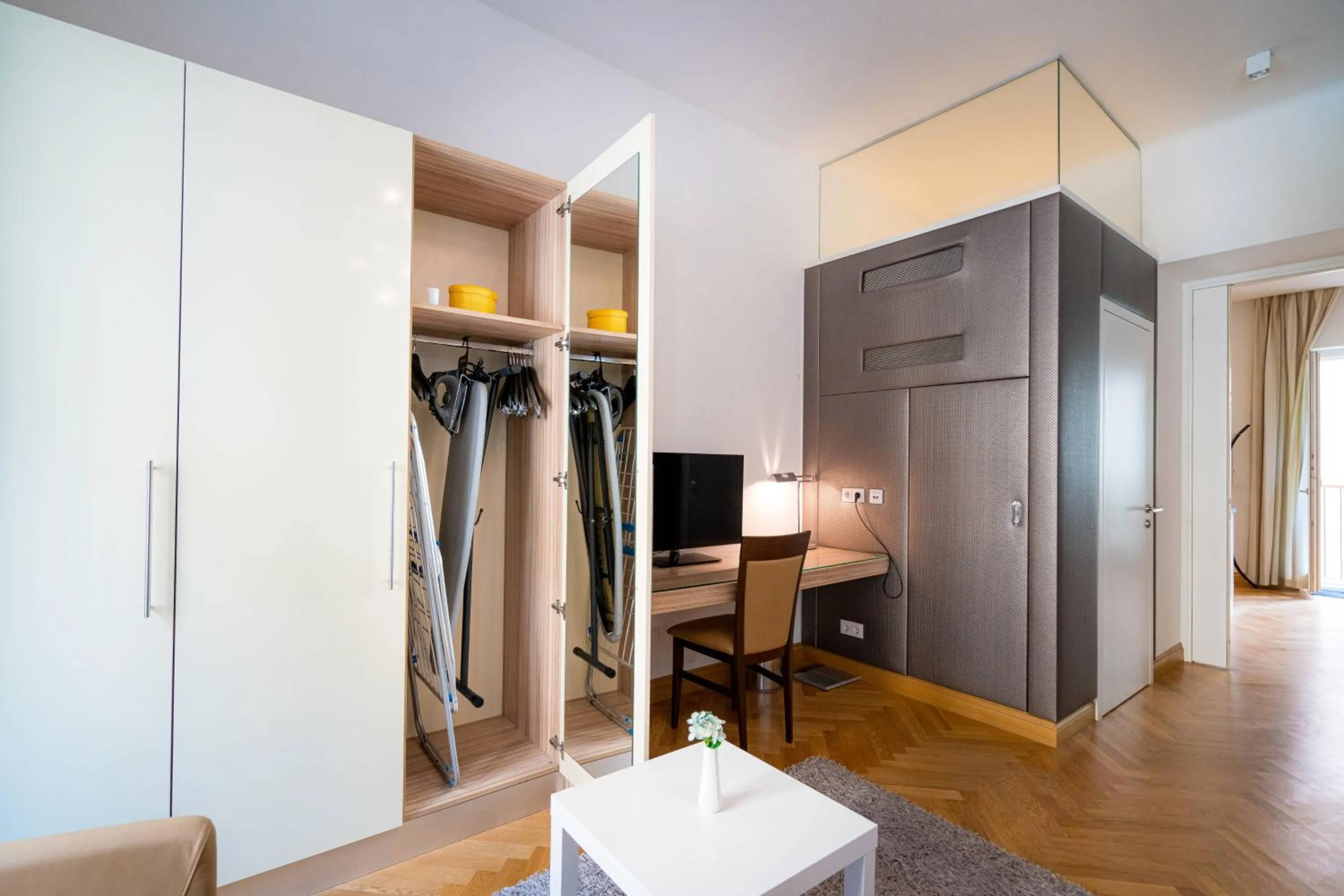 Vienna Residence, City Hall - Parliament