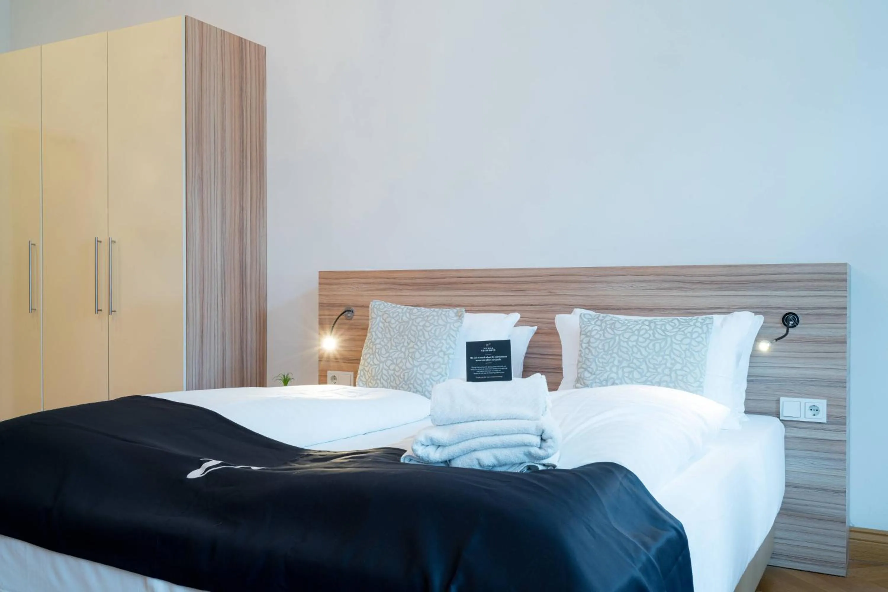 Bed in Vienna Residence, City Hall - Parliament