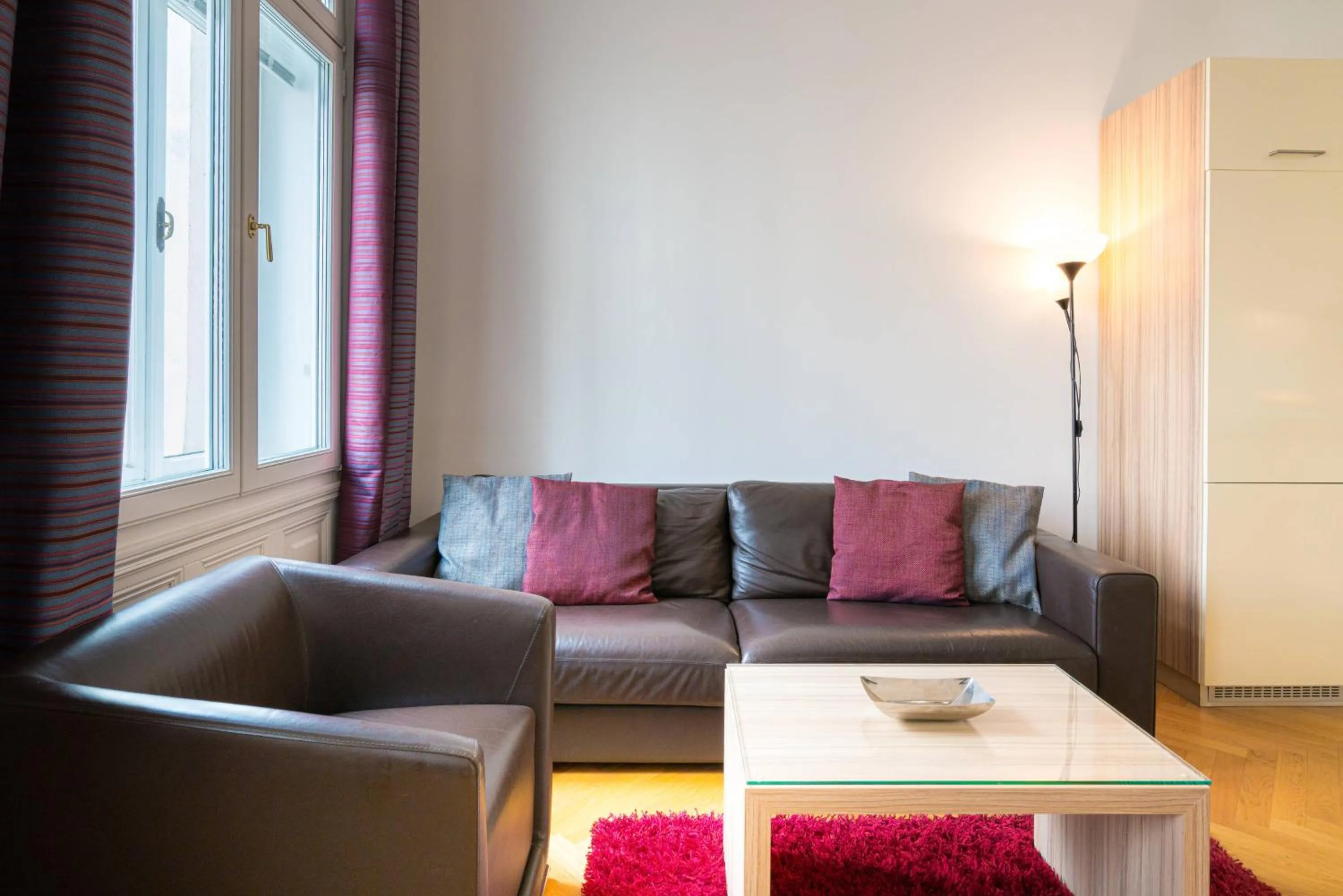 Vienna Residence, City Hall - Parliament