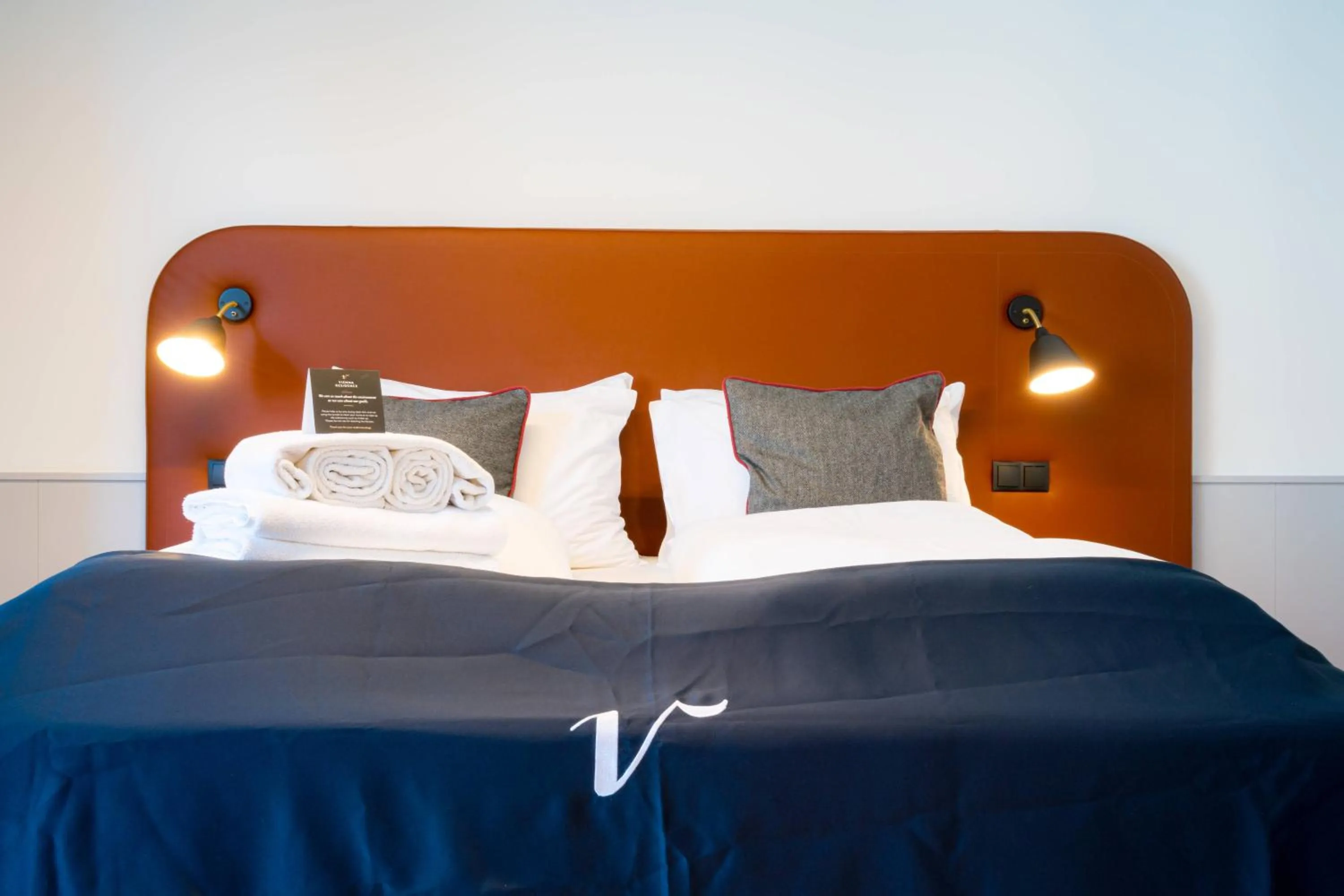 Bed in Vienna Residence, City Hall - Parliament