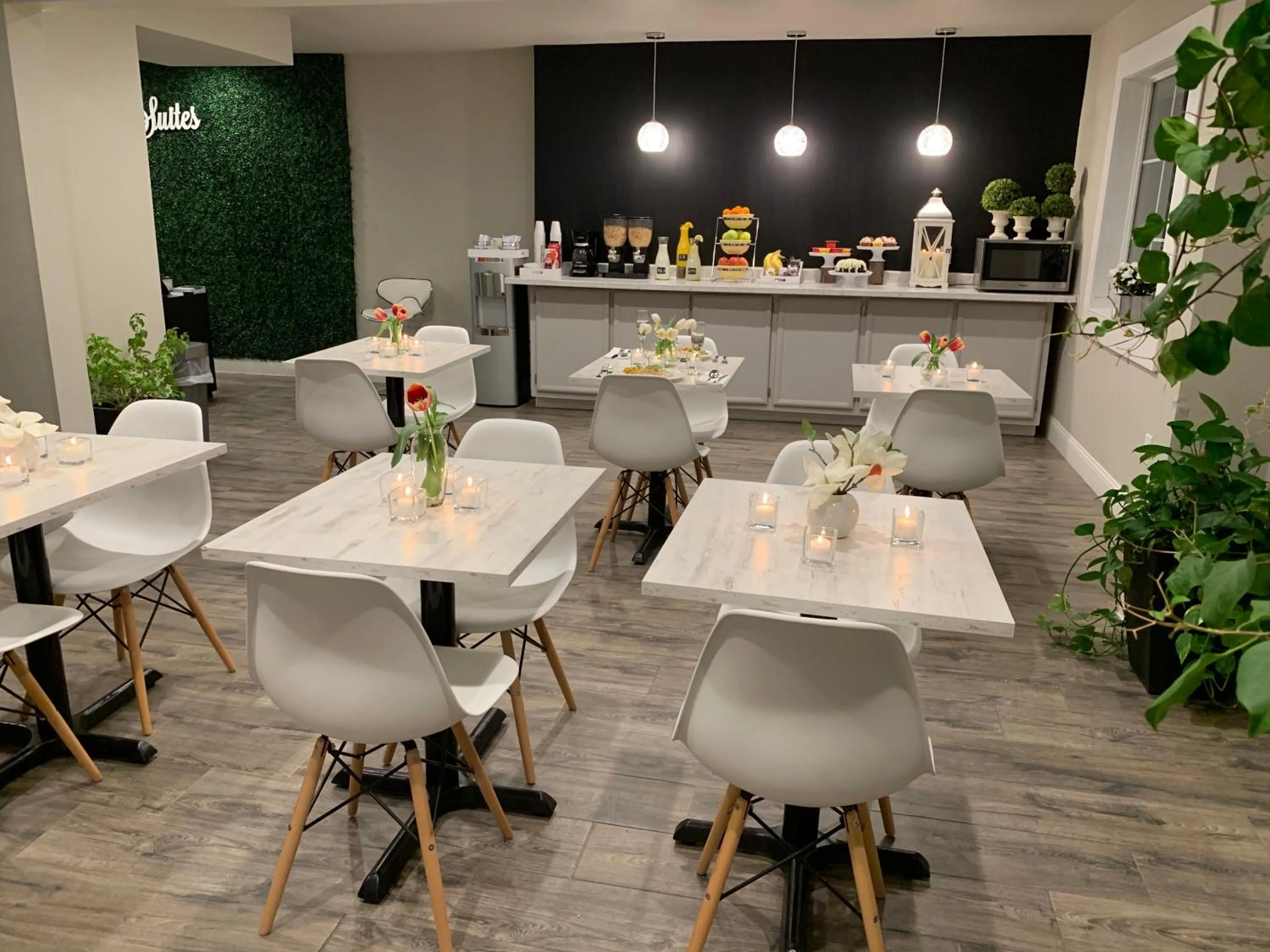 Dining area in Stratus Suites Boutique Hotel