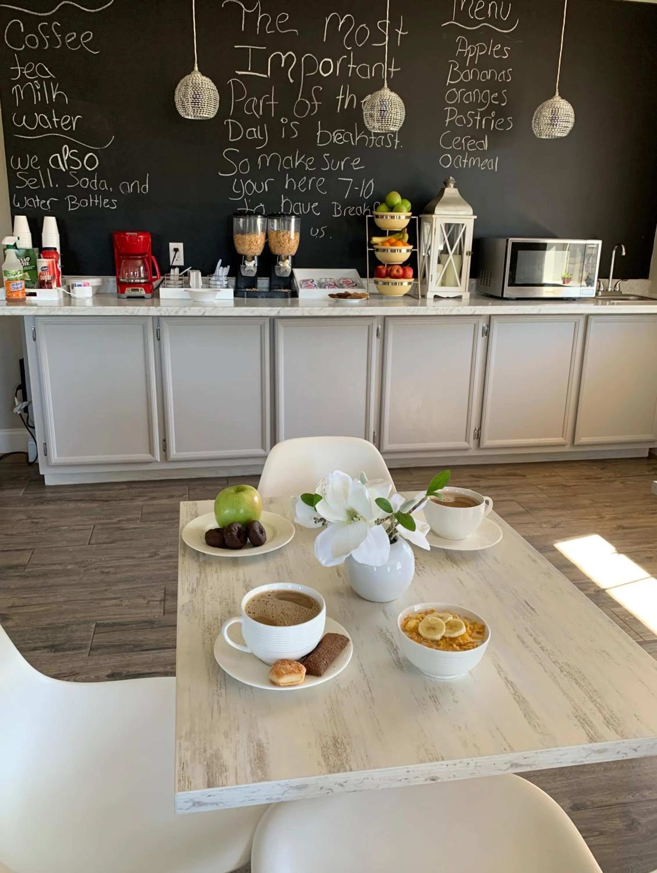 Coffee/tea facilities in Stratus Suites Boutique Hotel