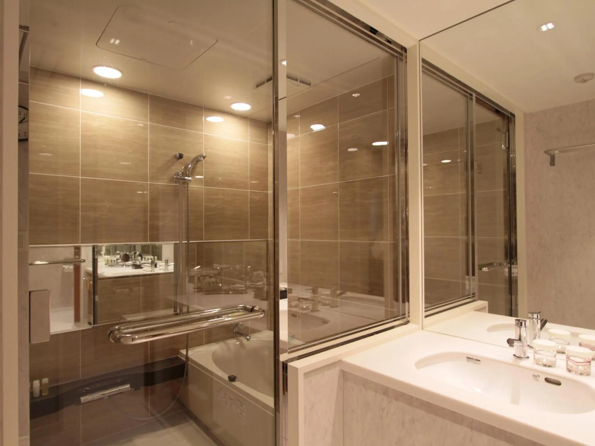 Shower in Mars Garden Wood Gotenba