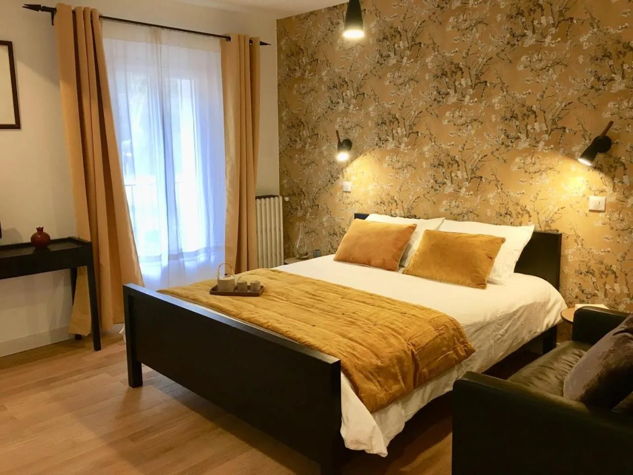 Photo of the whole room, Bed in Les Terres Rouges 06