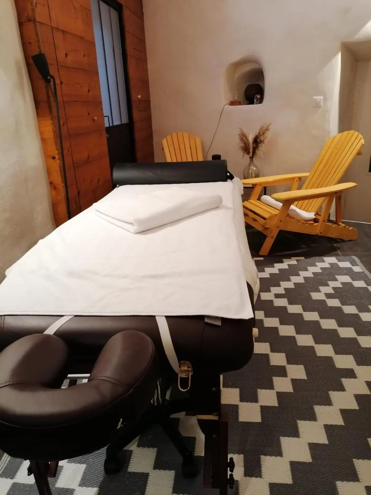Massage in Les Terres Rouges 06