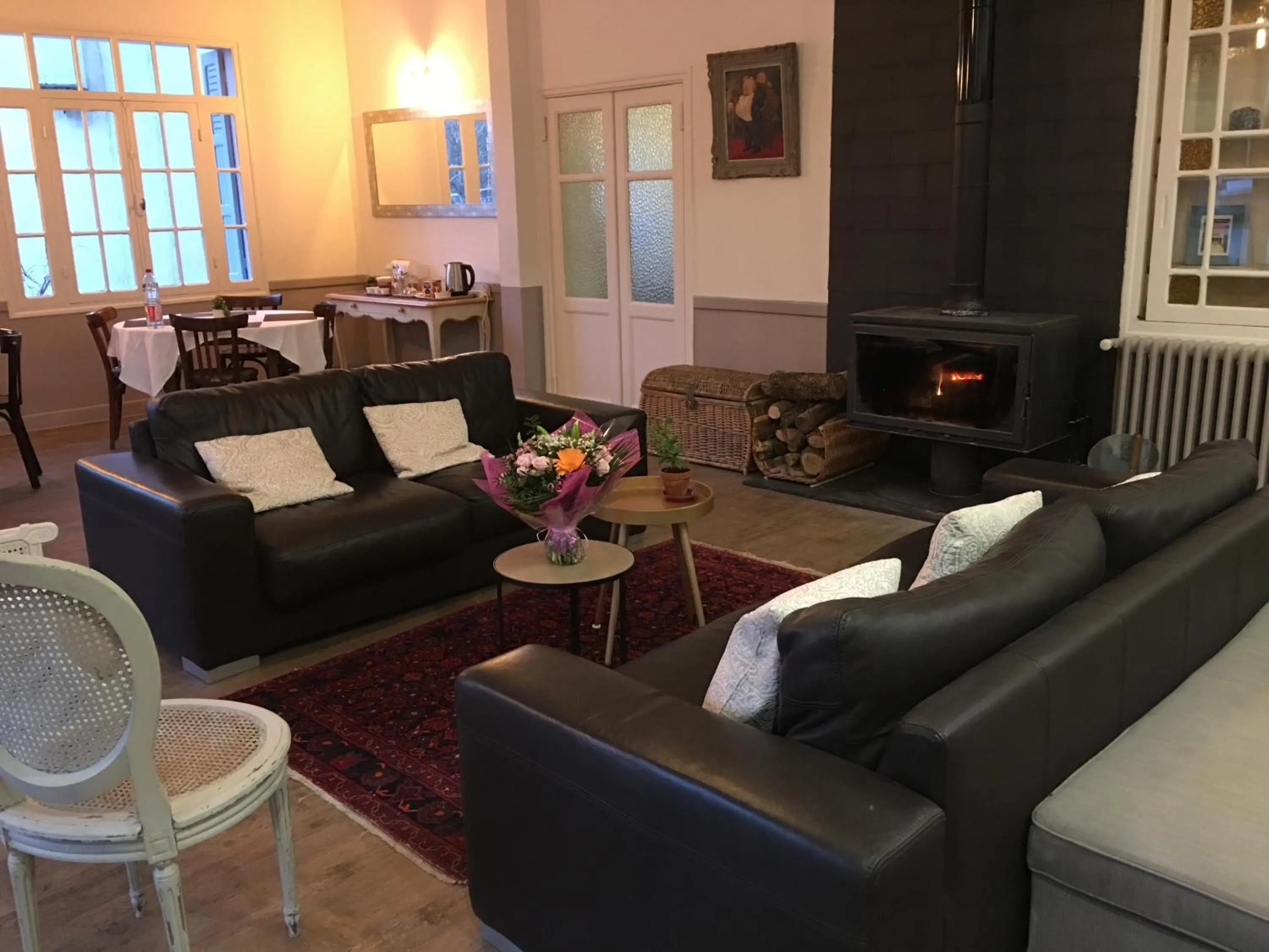 Seating area in Les Terres Rouges 06