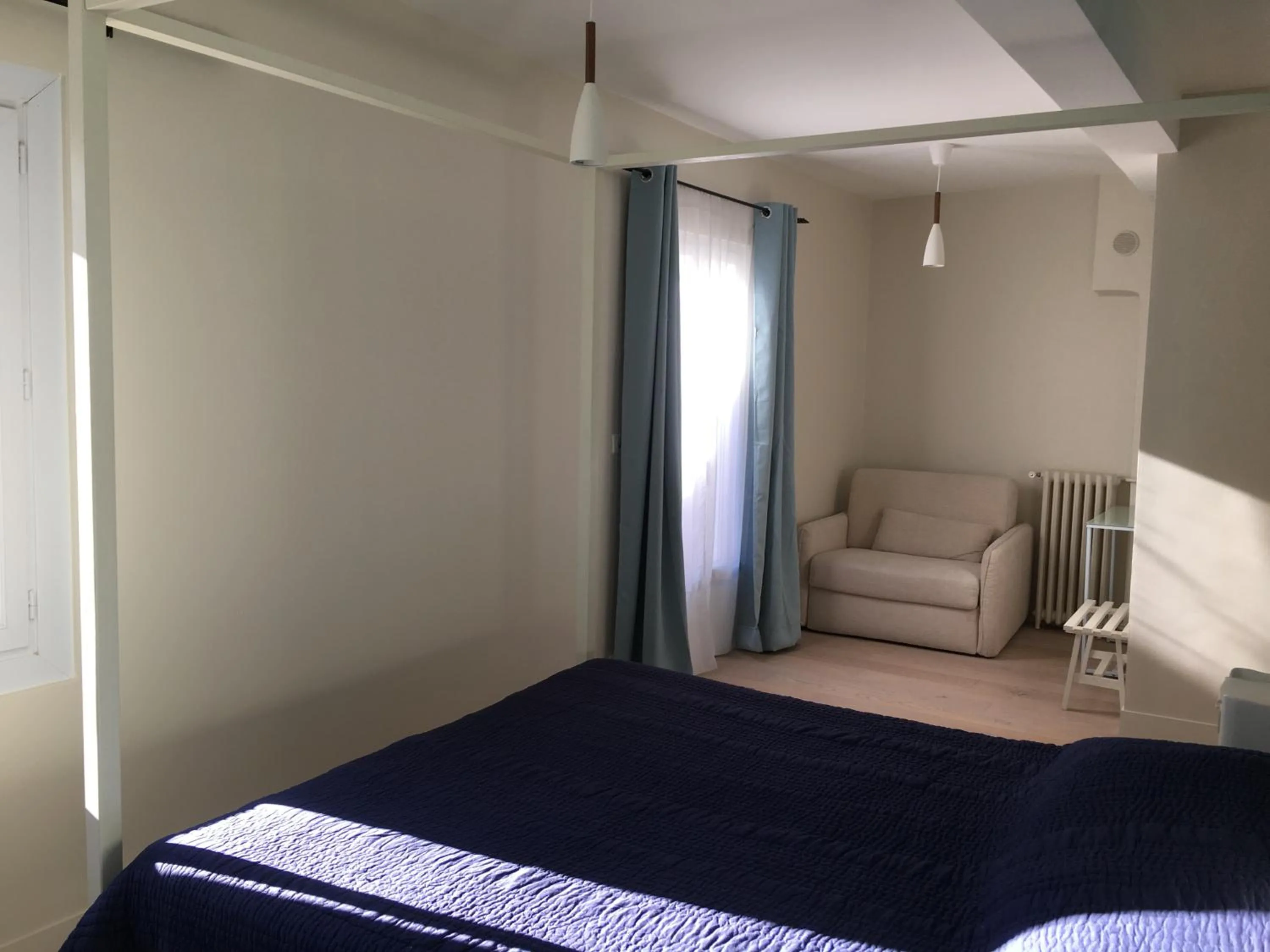 Photo of the whole room, Bed in Les Terres Rouges 06