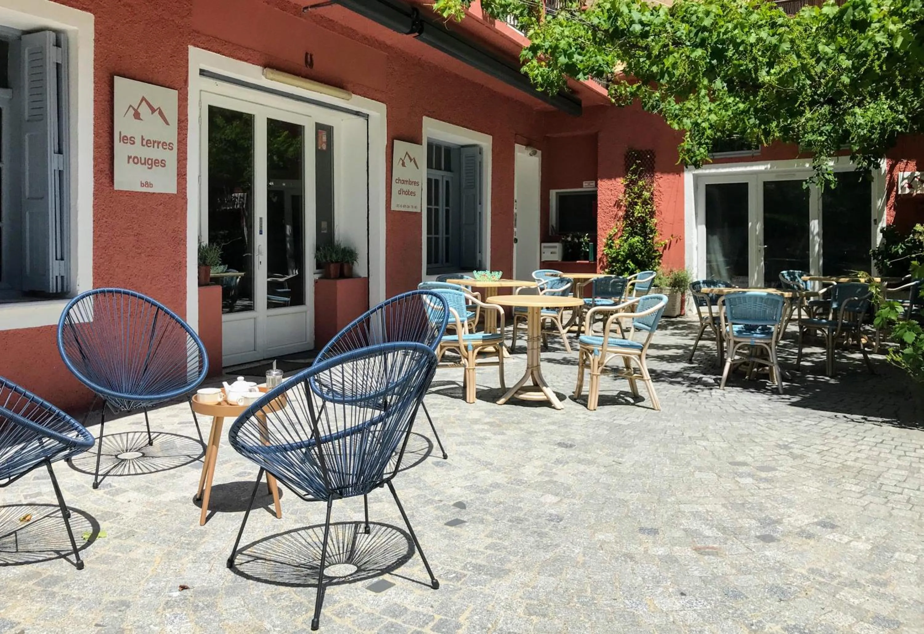 Patio in Les Terres Rouges 06