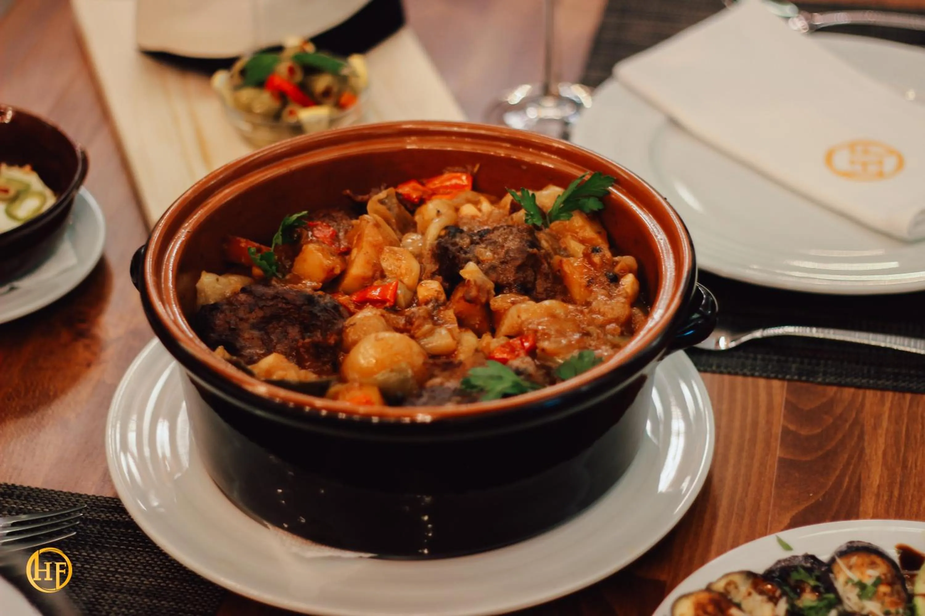 Restaurant/places to eat in Hotel Fantasy