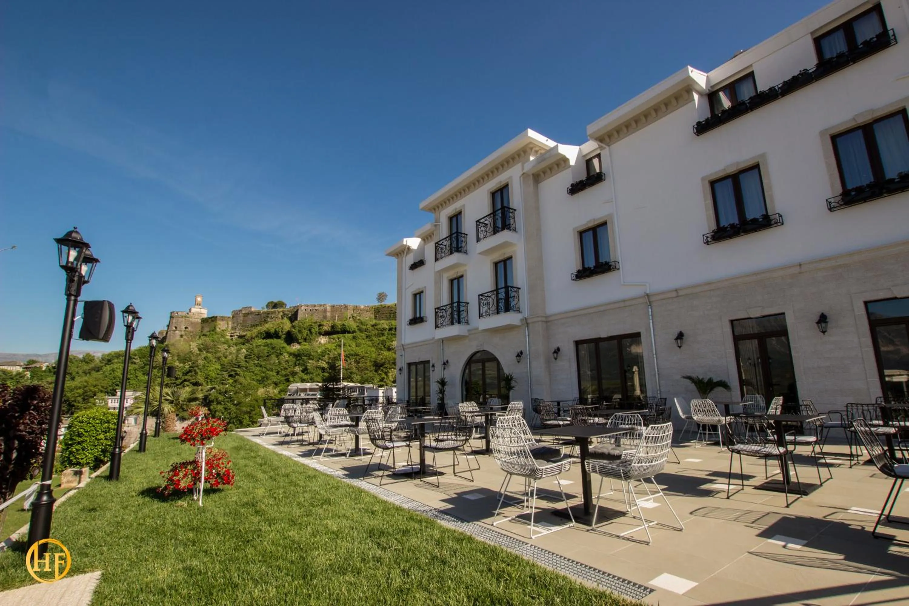 Restaurant/places to eat in Hotel Fantasy