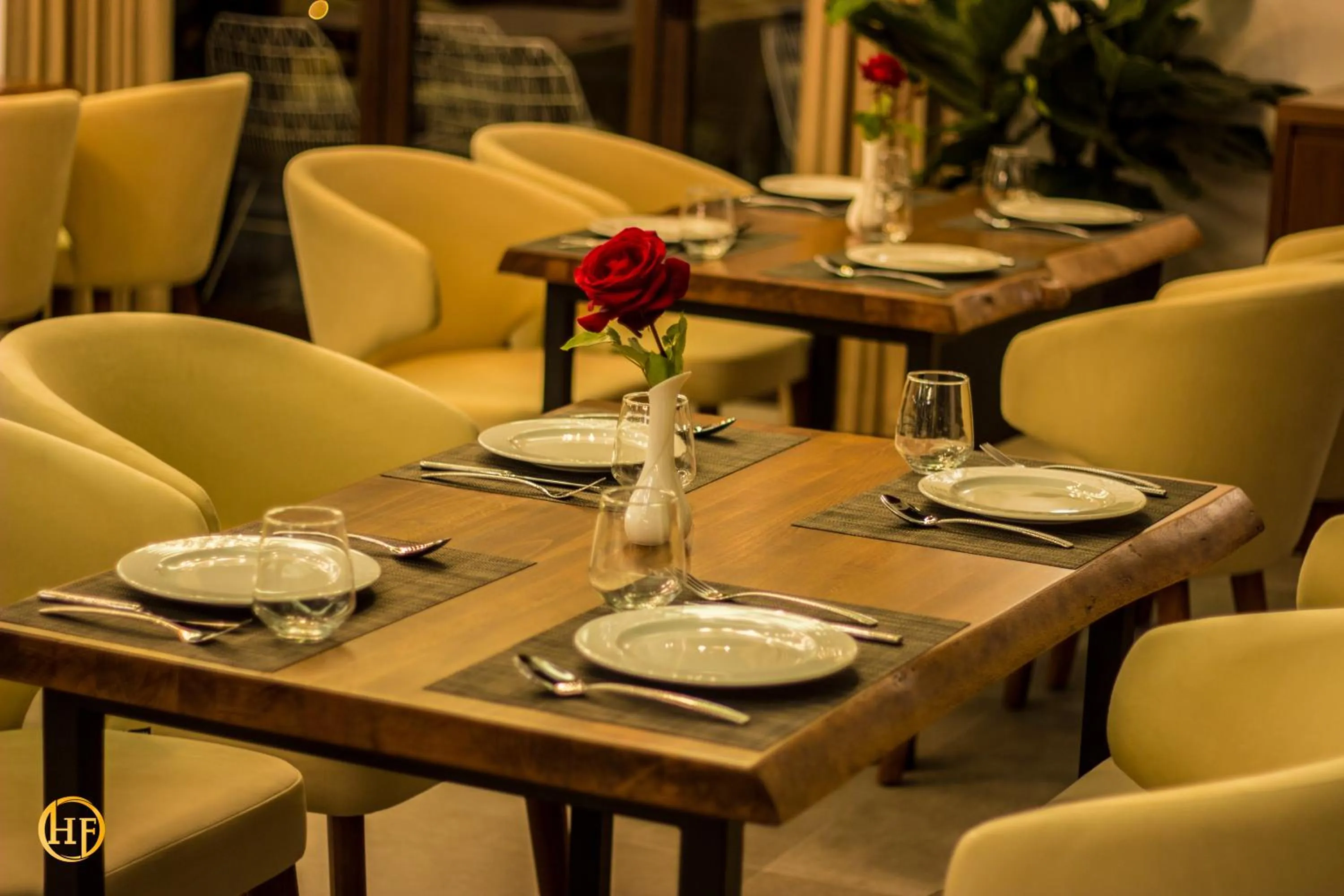 Restaurant/places to eat in Hotel Fantasy