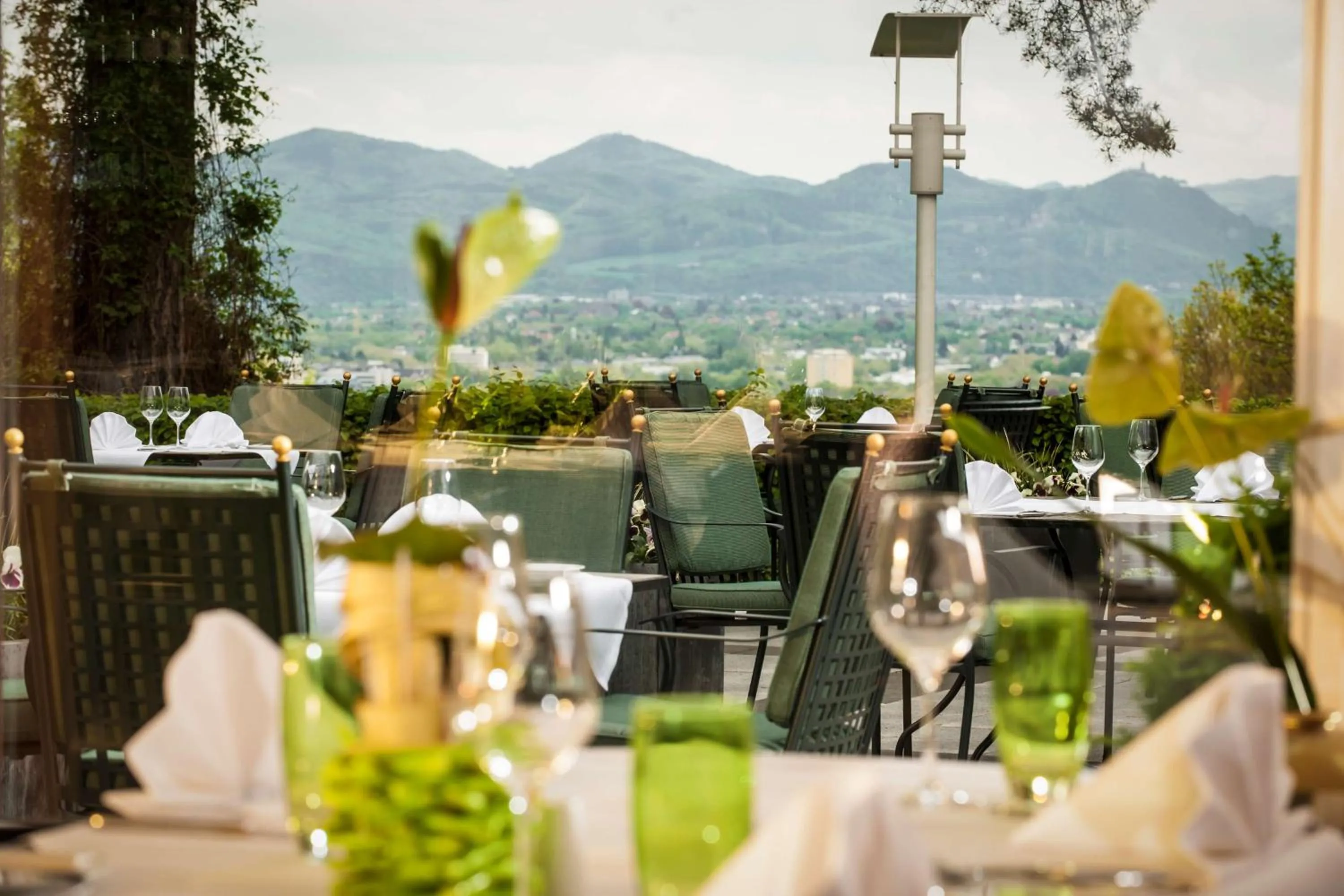 Restaurant/places to eat in Dorint Venusberg Bonn