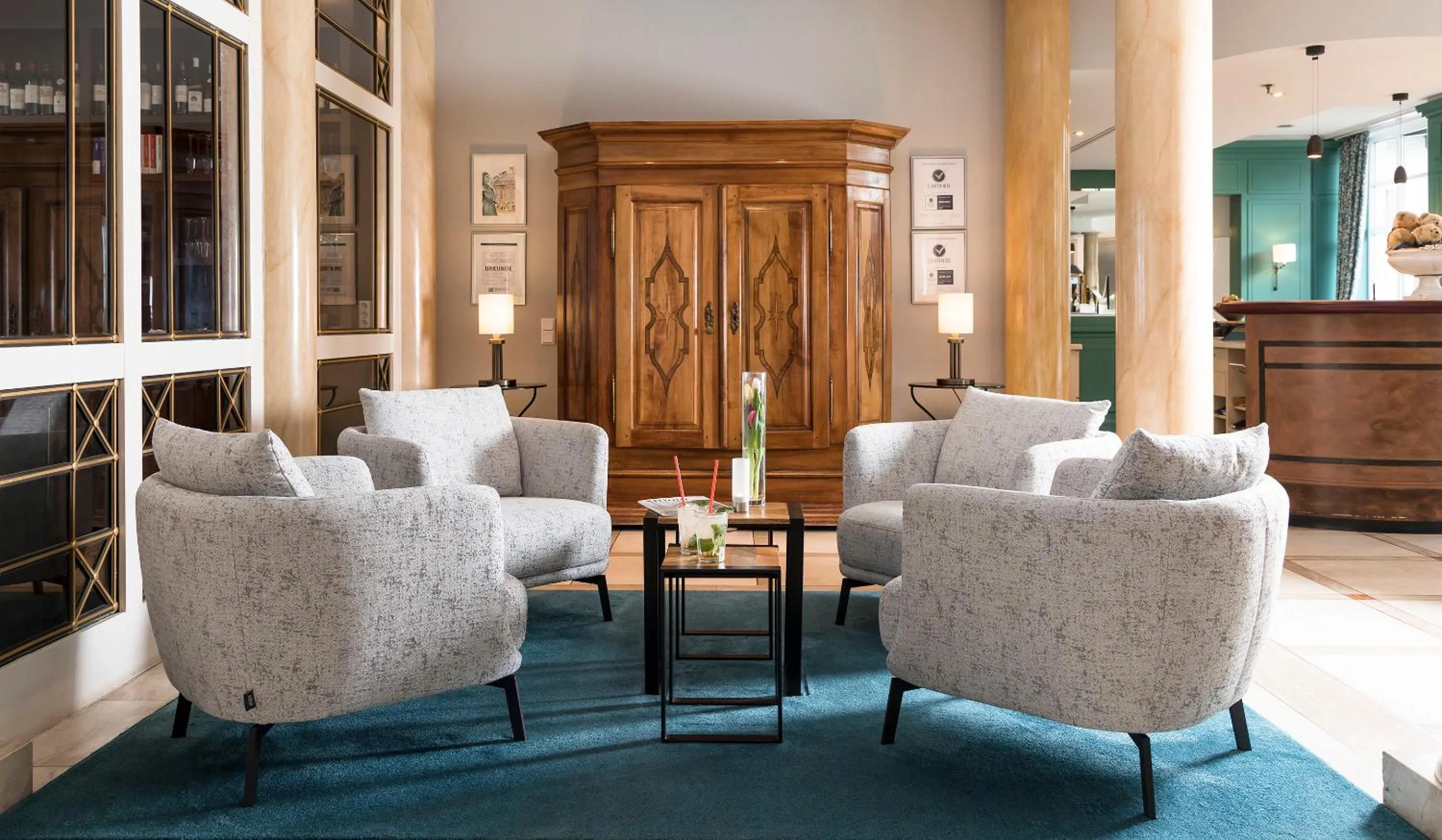 Lobby or reception in Dorint Venusberg Bonn