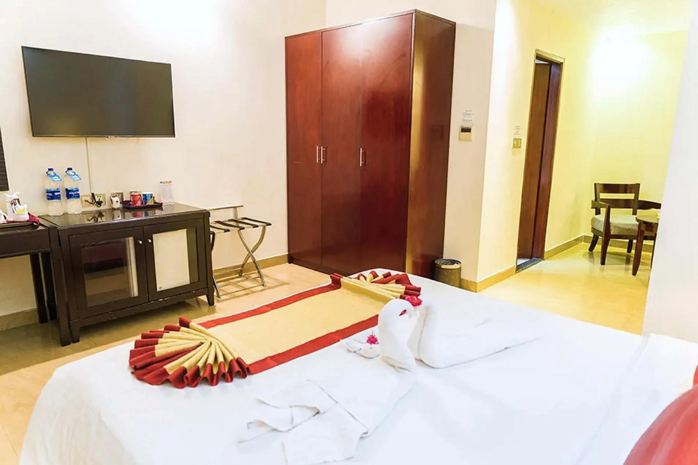 Bedroom, Bed in FARS Hotel & Resorts - BAR-Buffet-Pool-SPA