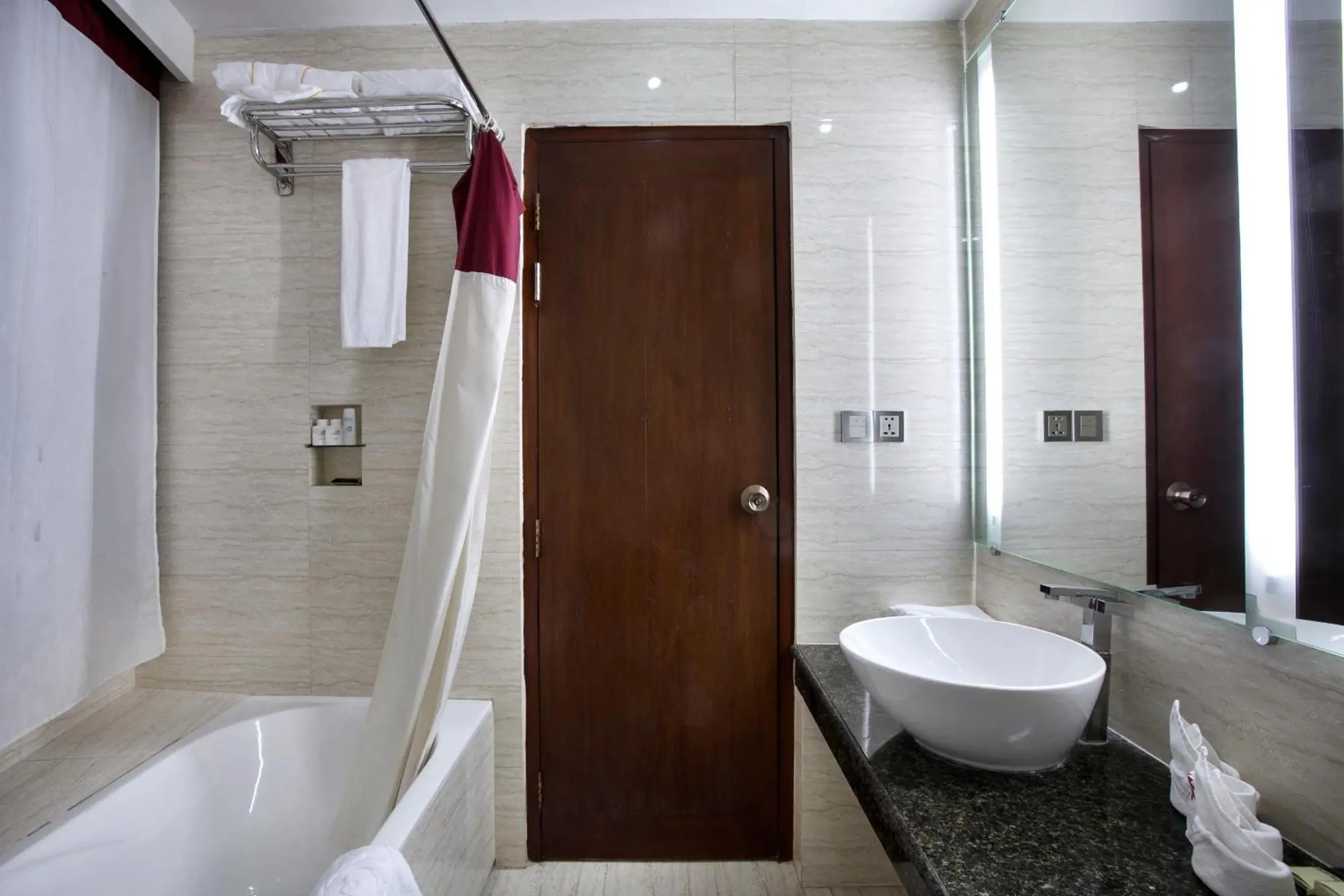 Toilet in FARS Hotel & Resorts - DHAKA Toilet in FARS Hotel & Resorts - DHAKA