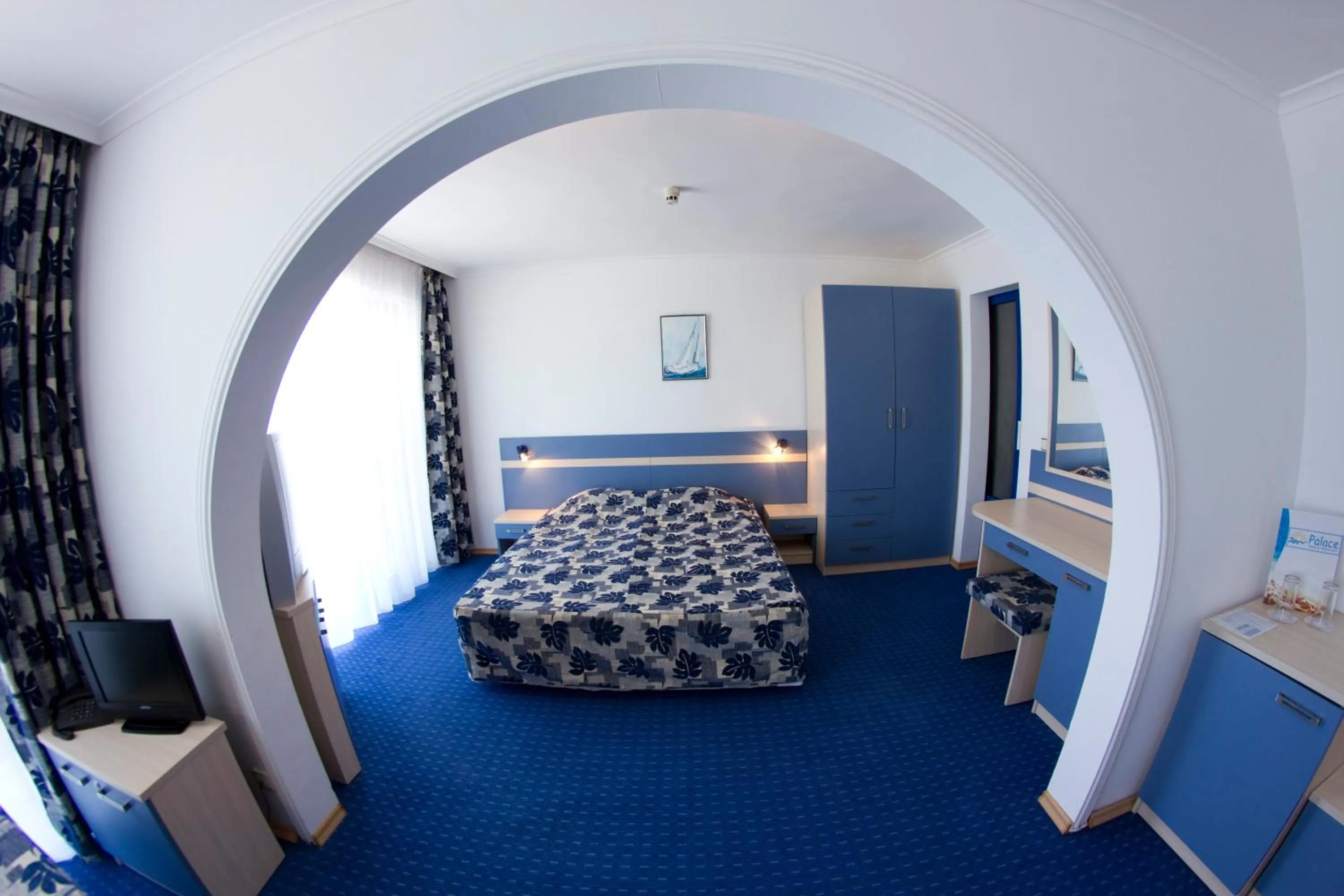 Photo of the whole room, Bed in Palace Hotel - Half Board