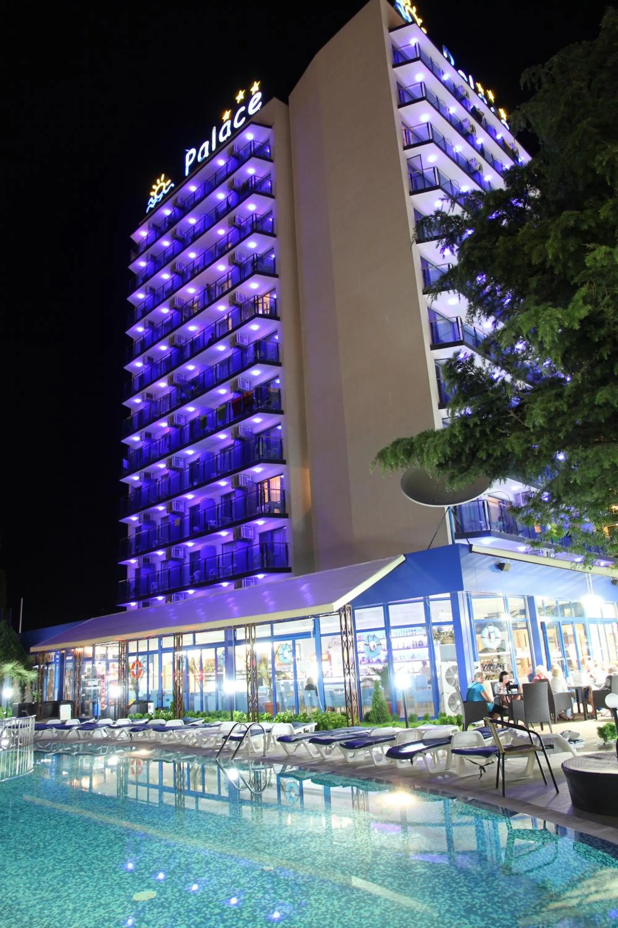 Facade/entrance in Palace Hotel - Half Board