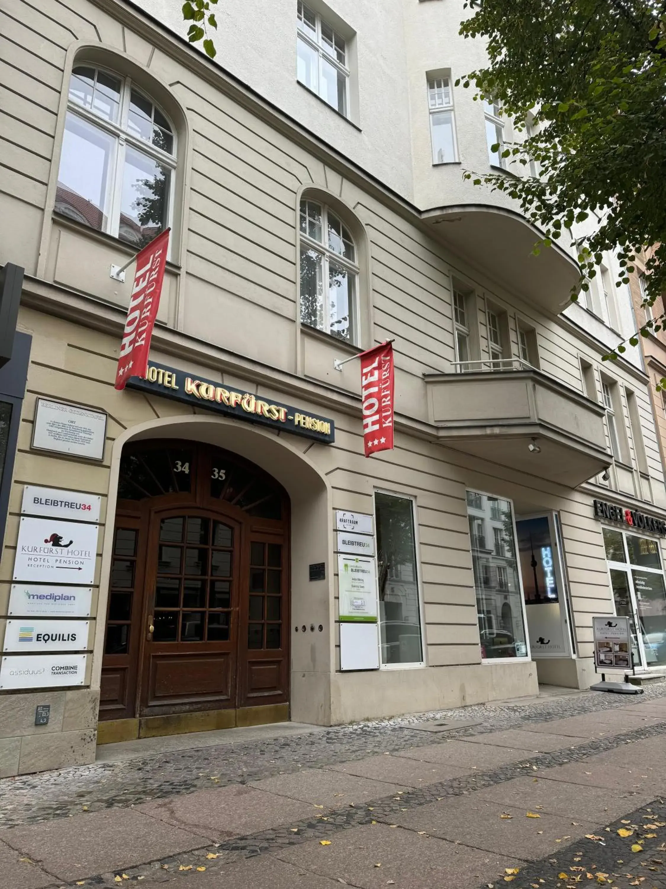 Property building in Kurfürst am Kurfürstendamm Property building in Kurfürst am Kurfürstendamm