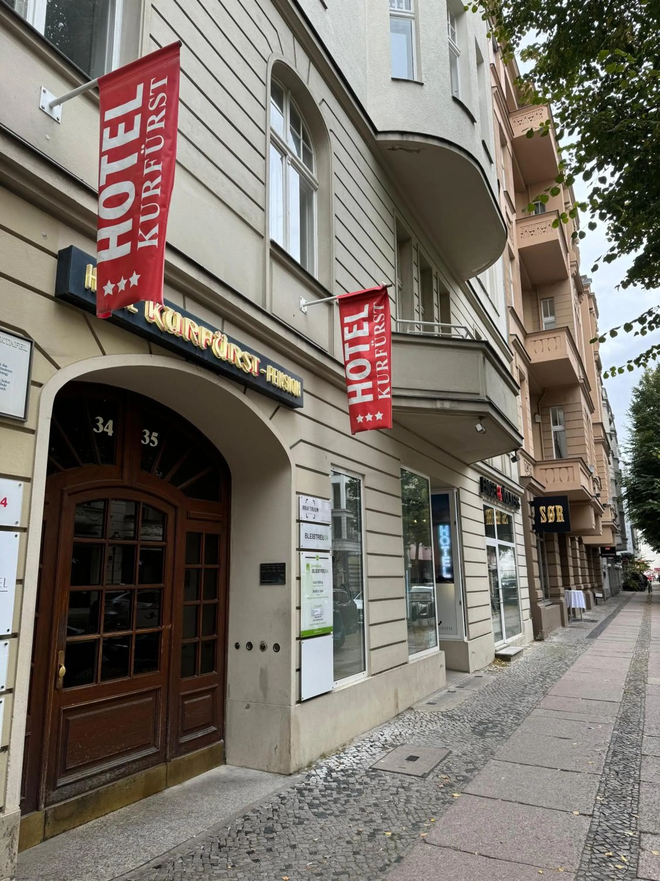 Property building in Kurfürst am Kurfürstendamm