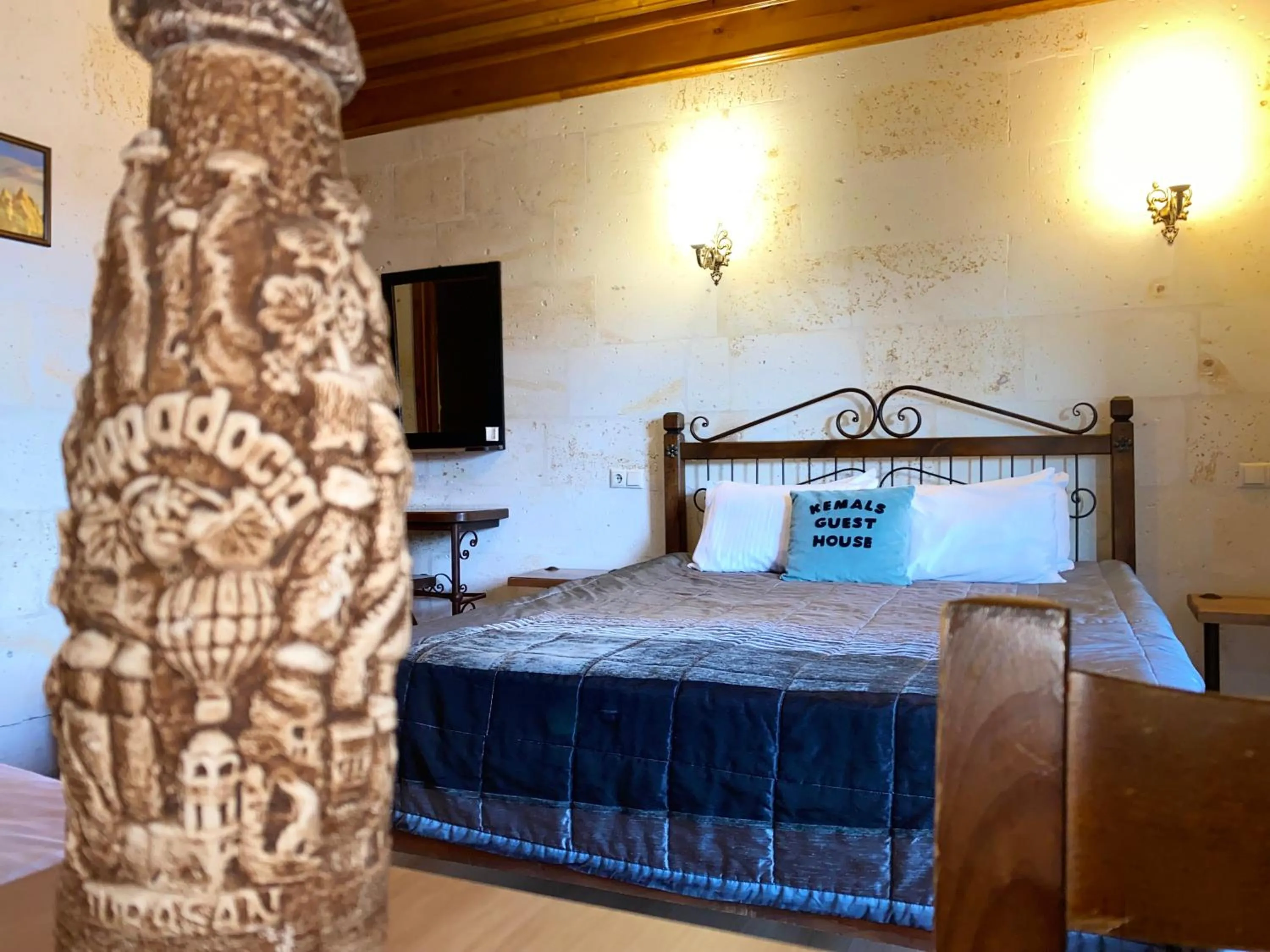 Bedroom, Bed in Kemal's Guest House