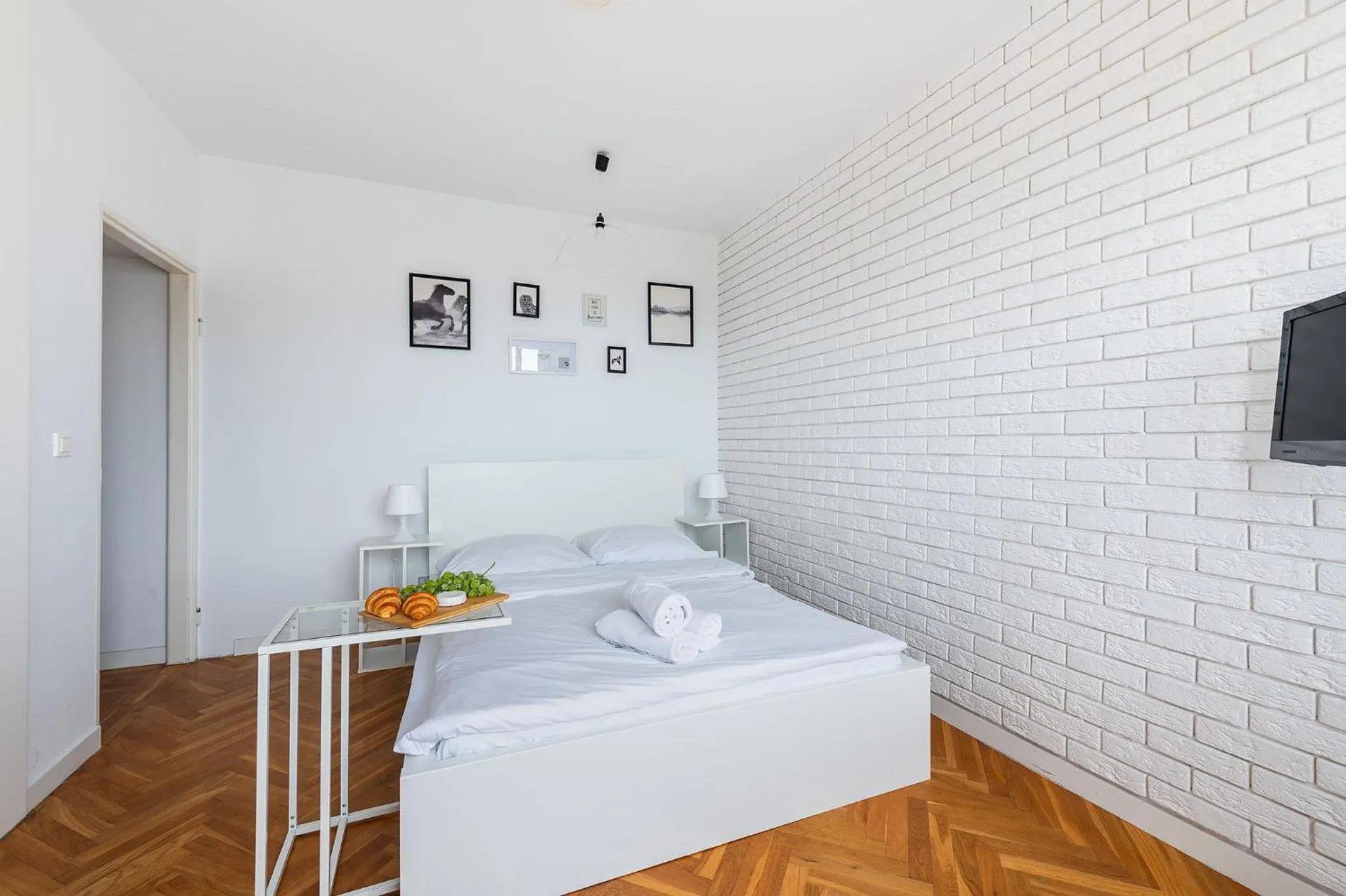 Bed in Tamka 40 Prywatne mieszkanie w pobliżu Starego Miasta i Stadionu Narodowego 100m od metra Nowy Świat Samodzielne Zameldowanie! Self Check-in System!