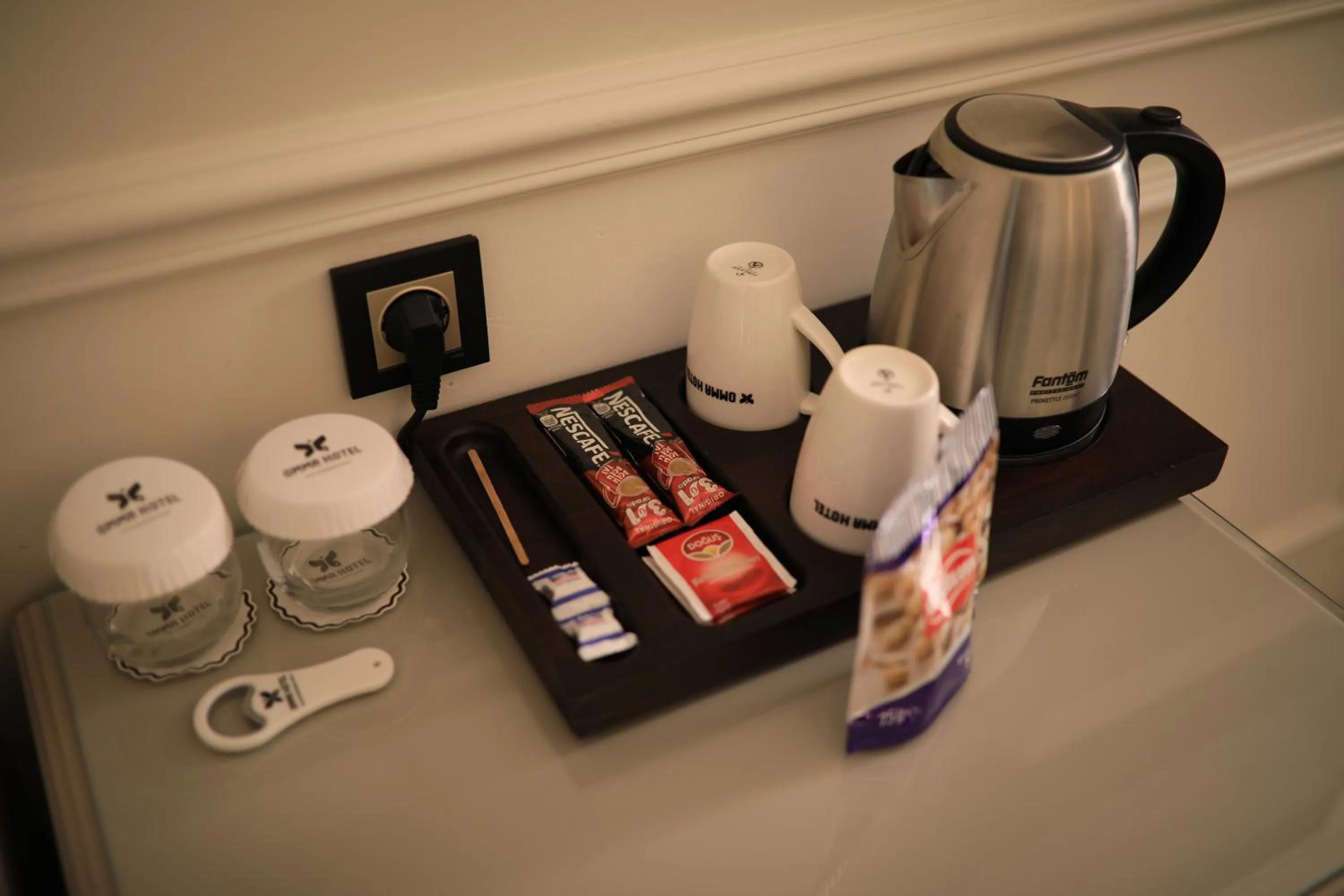 Coffee/tea facilities in OMMA HOTEL