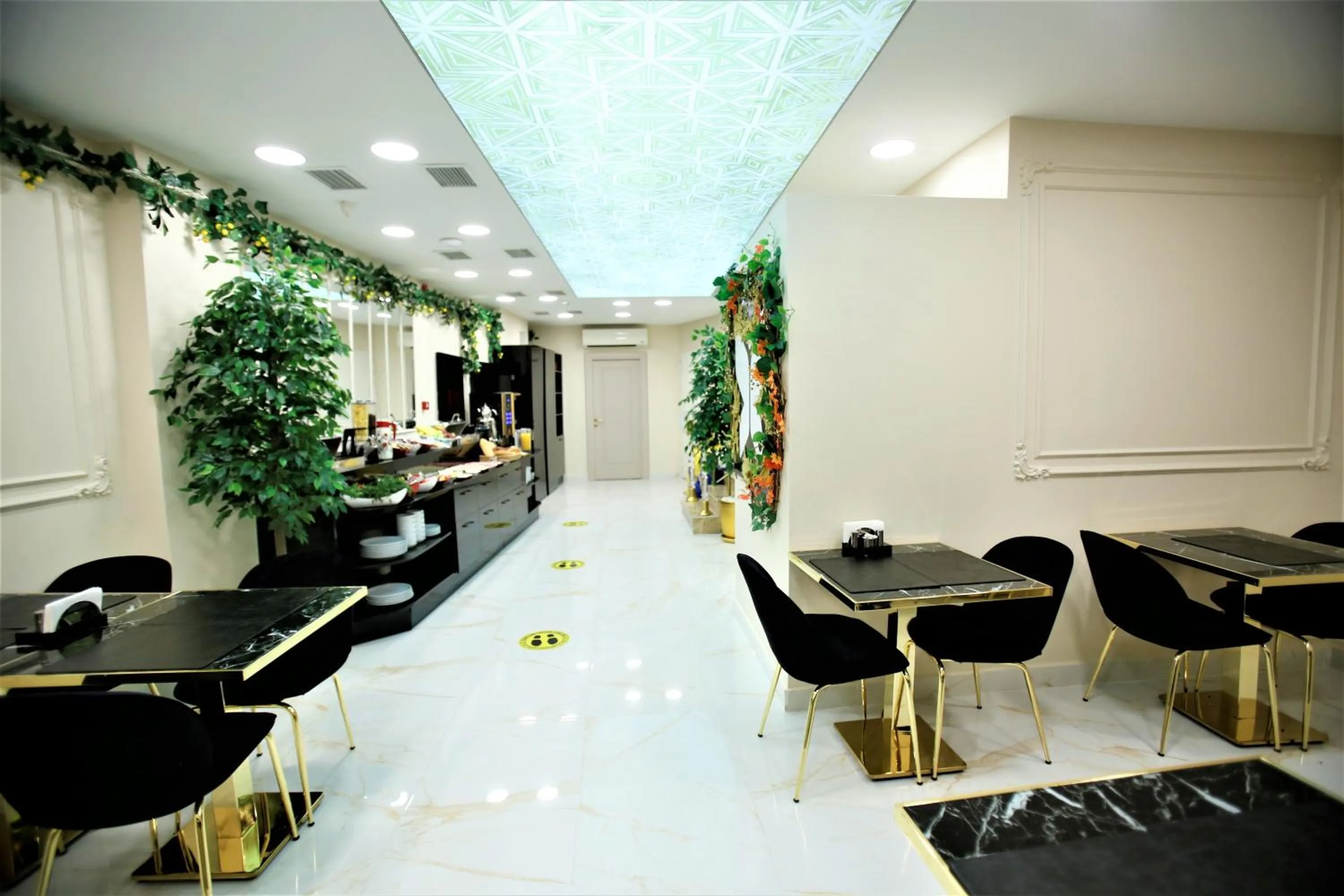 Dining area in OMMA HOTEL