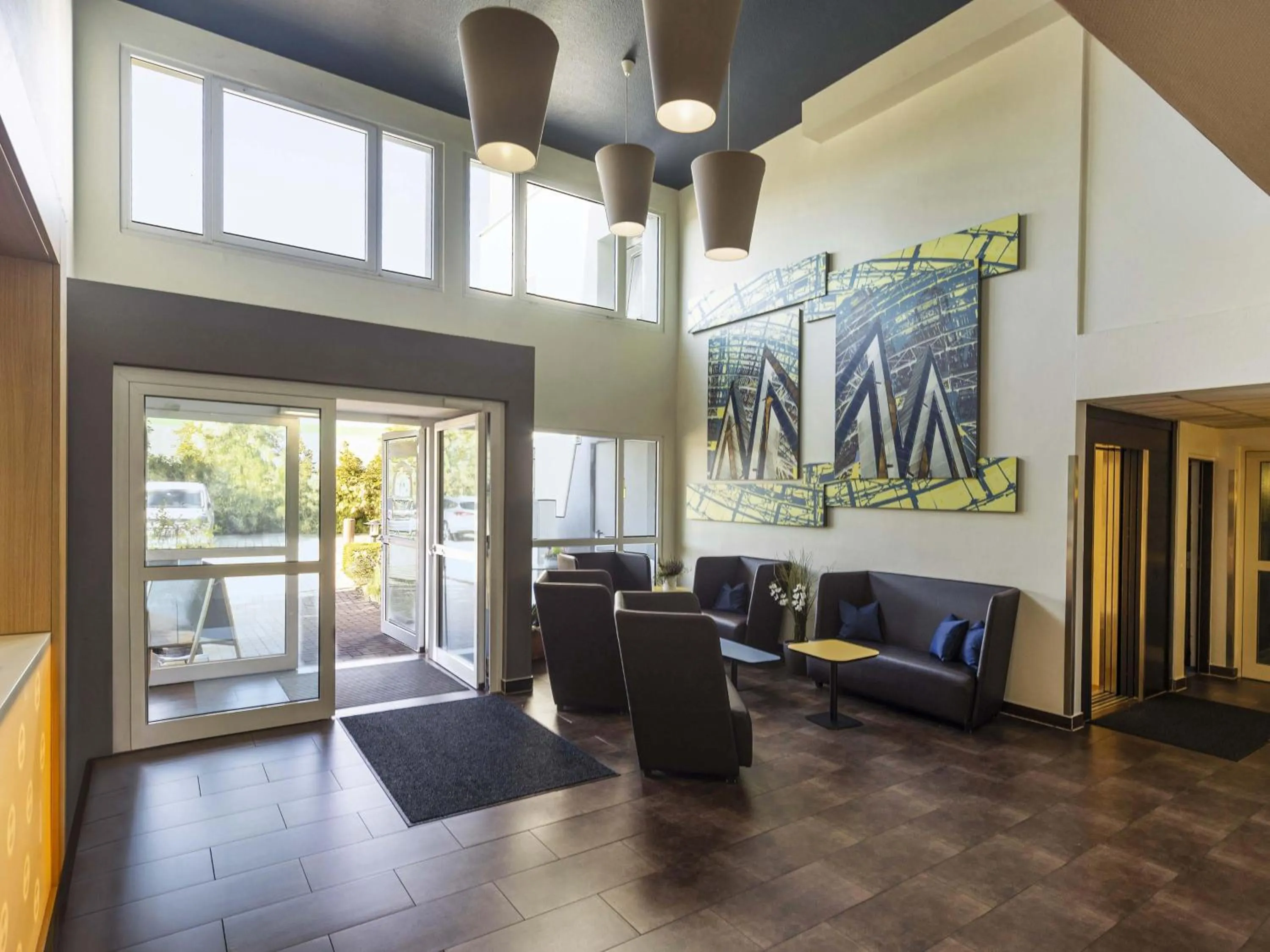 Lobby or reception in B&B Hotel Leipzig-Nord