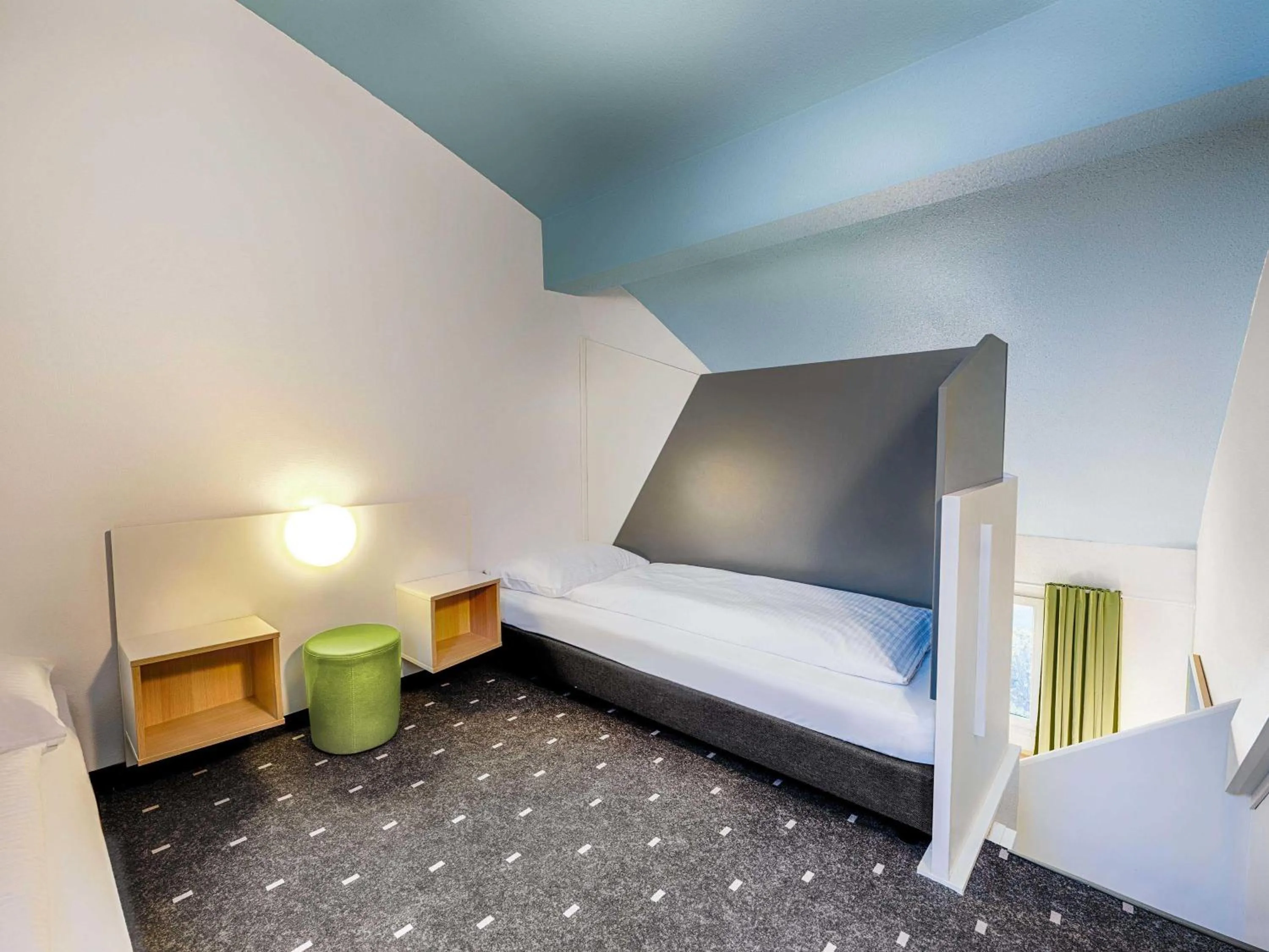 Photo of the whole room, Bed in B&B HOTEL Köln-Frechen