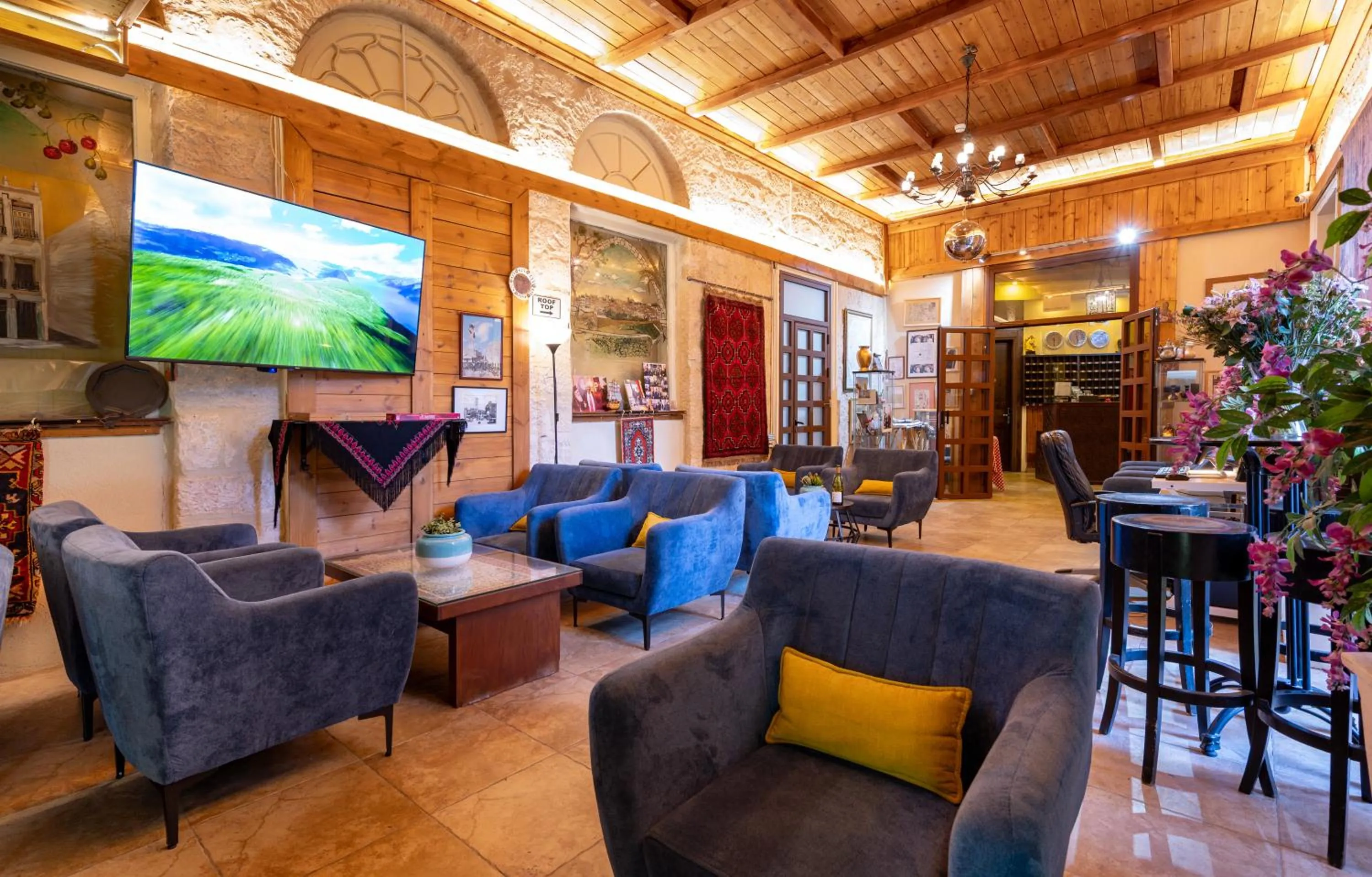 Lobby or reception in New Imperial Hotel