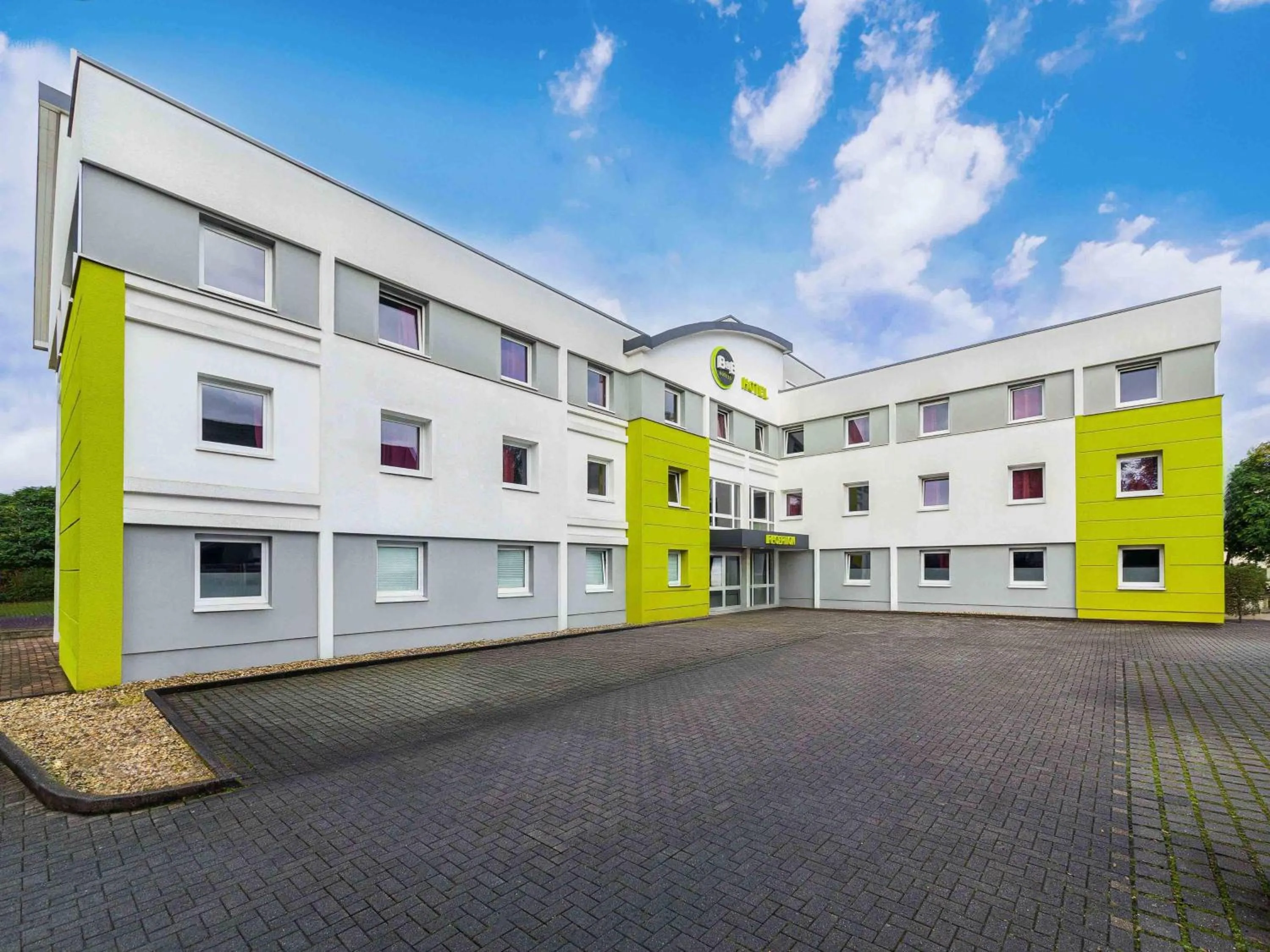 Property building in B&B Hotel Bochum-Herne
