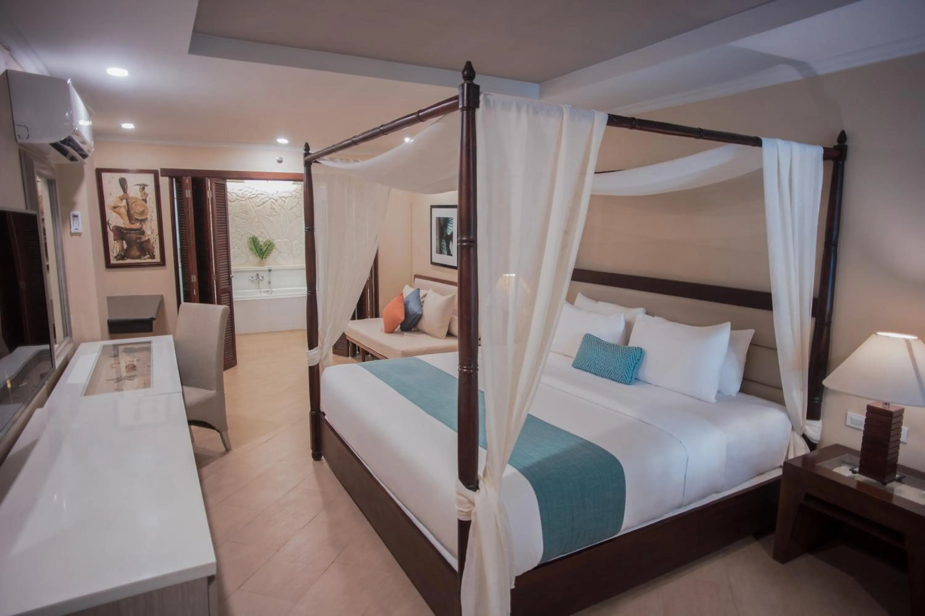 Photo of the whole room, Bed in Boracay Mandarin Island Hotel