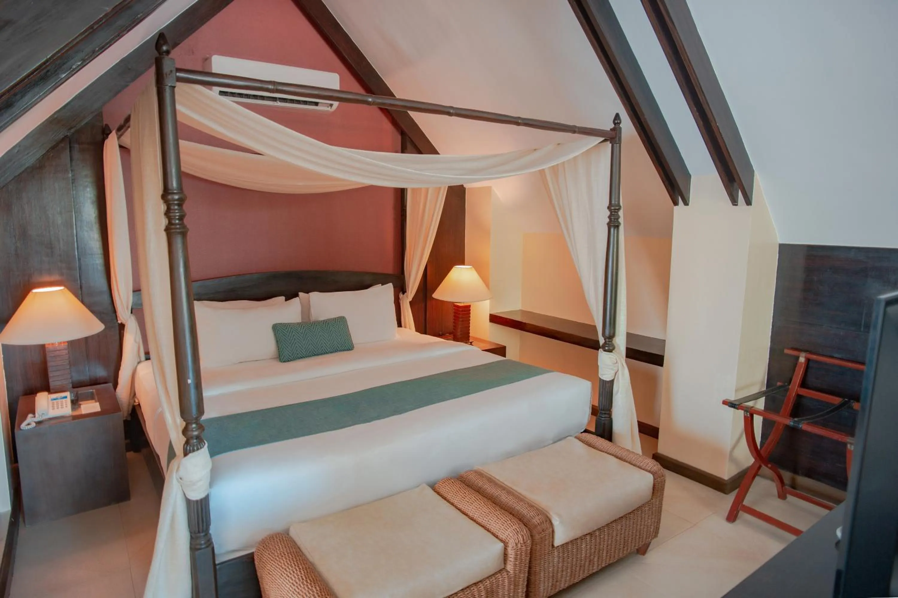 Bedroom, Bed in Boracay Mandarin Island Hotel