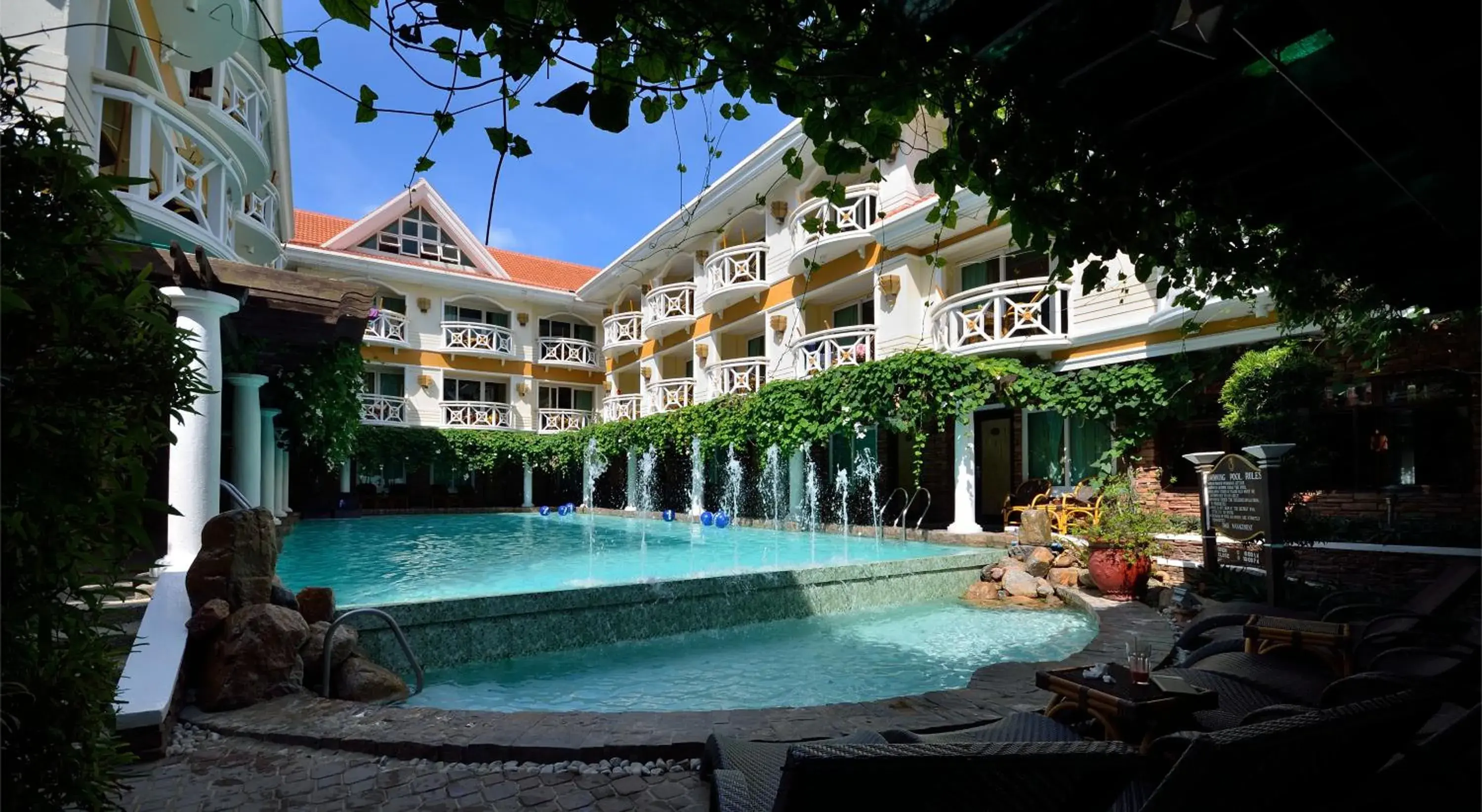 Facade/entrance in Boracay Mandarin Island Hotel Facade/entrance in Boracay Mandarin Island Hotel
