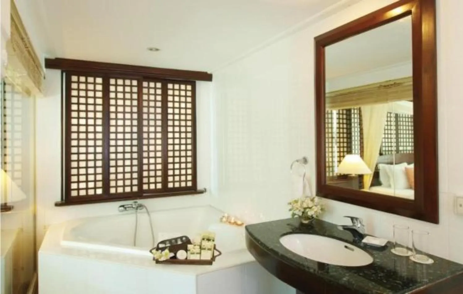 Hot Tub in Boracay Mandarin Island Hotel