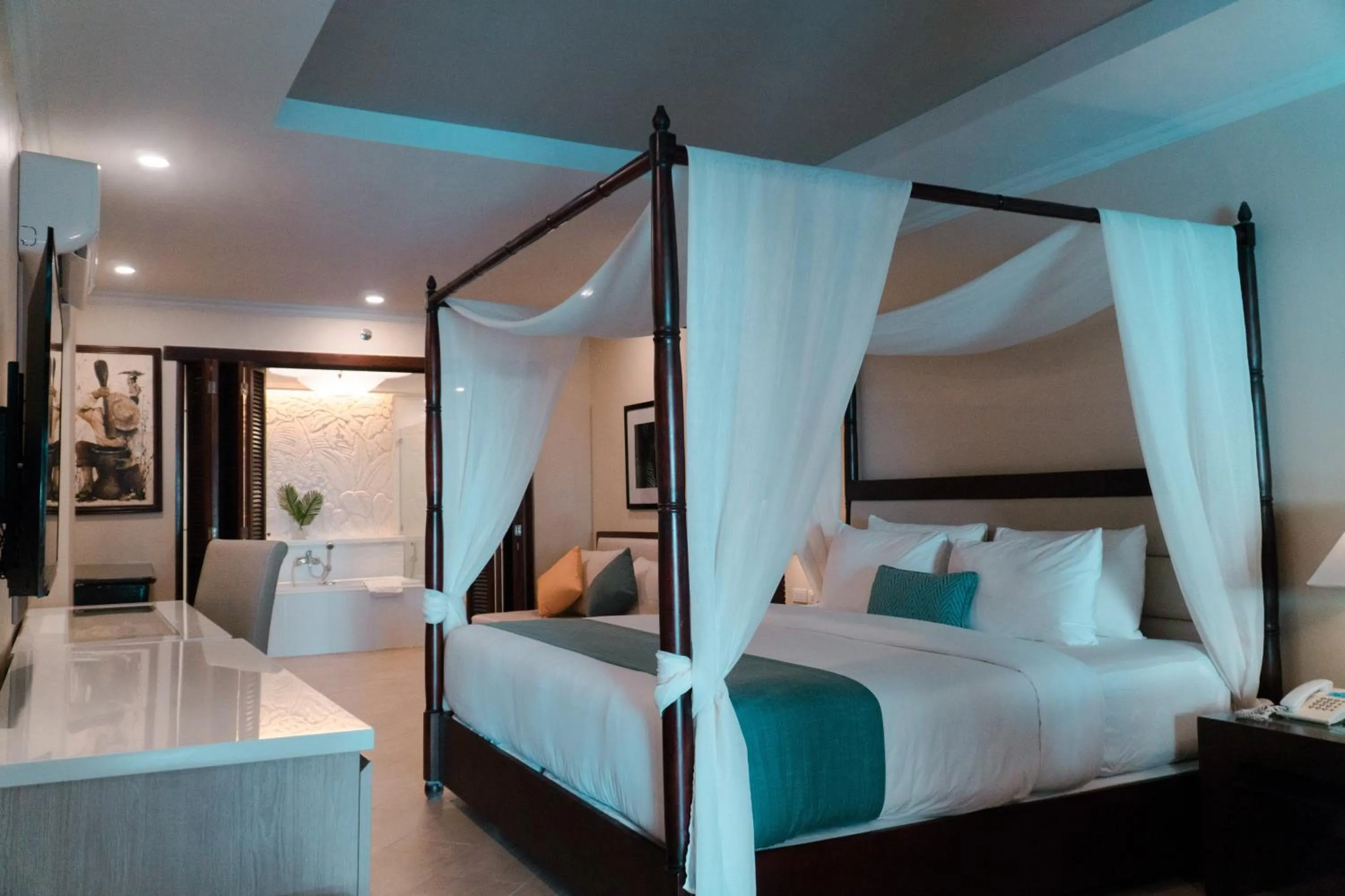 Bed in Boracay Mandarin Island Hotel