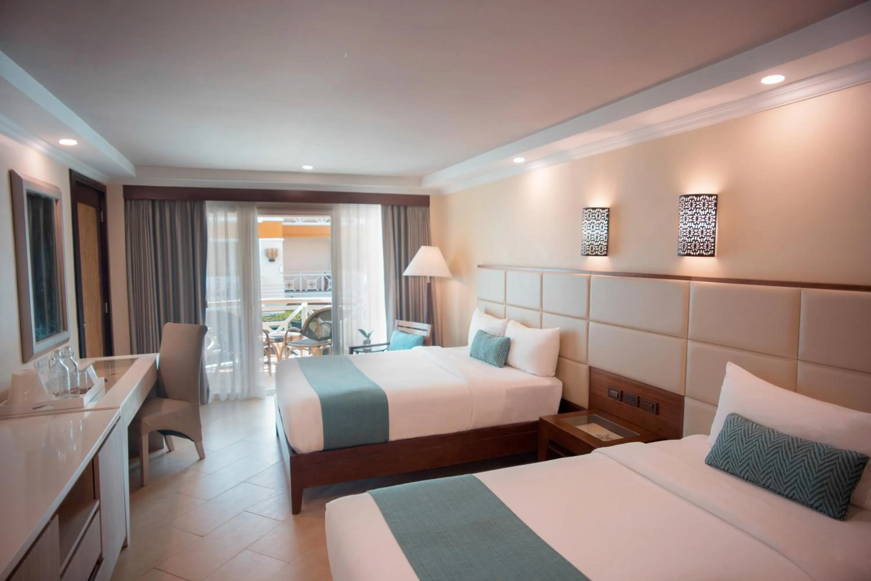 Bedroom, Bed in Boracay Mandarin Island Hotel