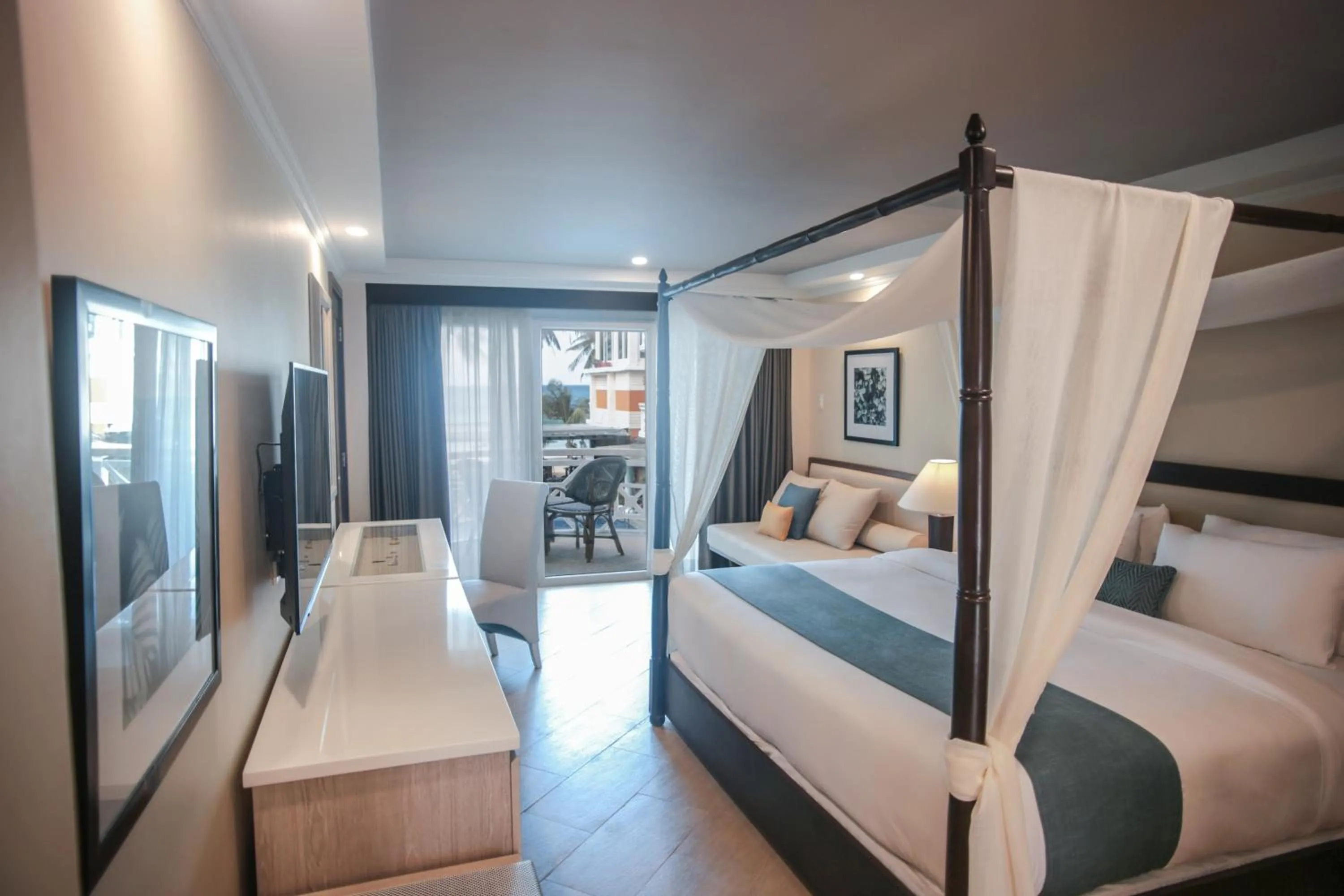 Bedroom, Bed in Boracay Mandarin Island Hotel