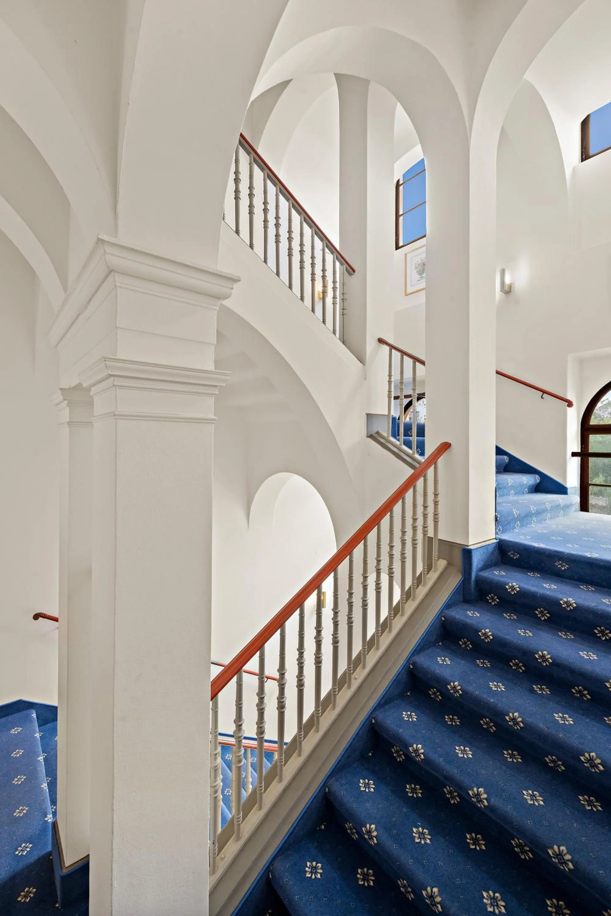 Lobby or reception in Hotel Bayerischer Hof Dresden