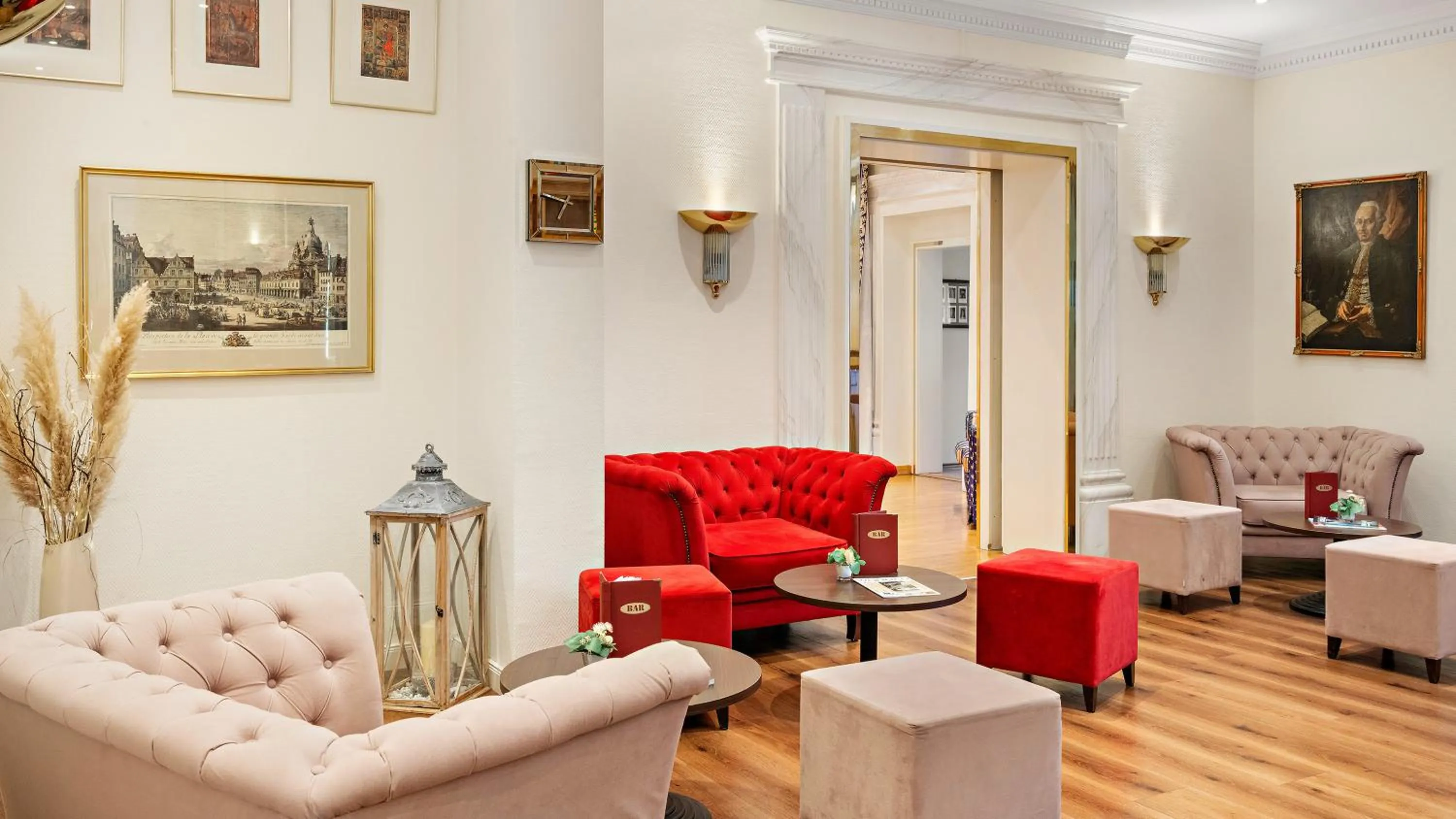 Lobby or reception in Hotel Bayerischer Hof Dresden