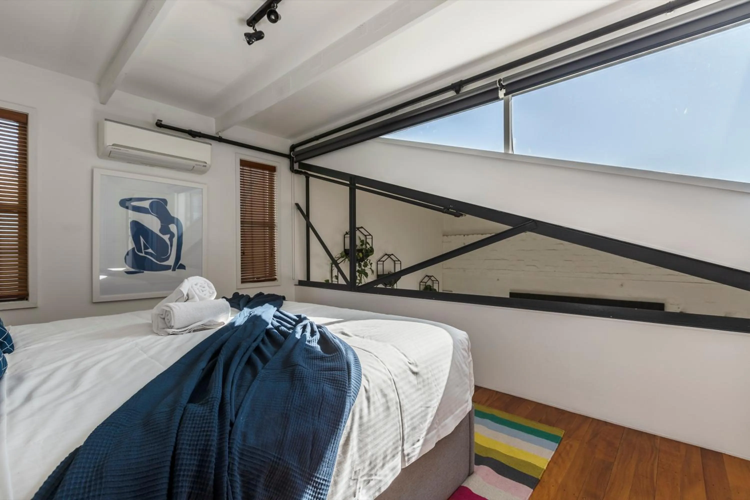 StayCentral - Fitzroy Converted Warehouse Penthouse