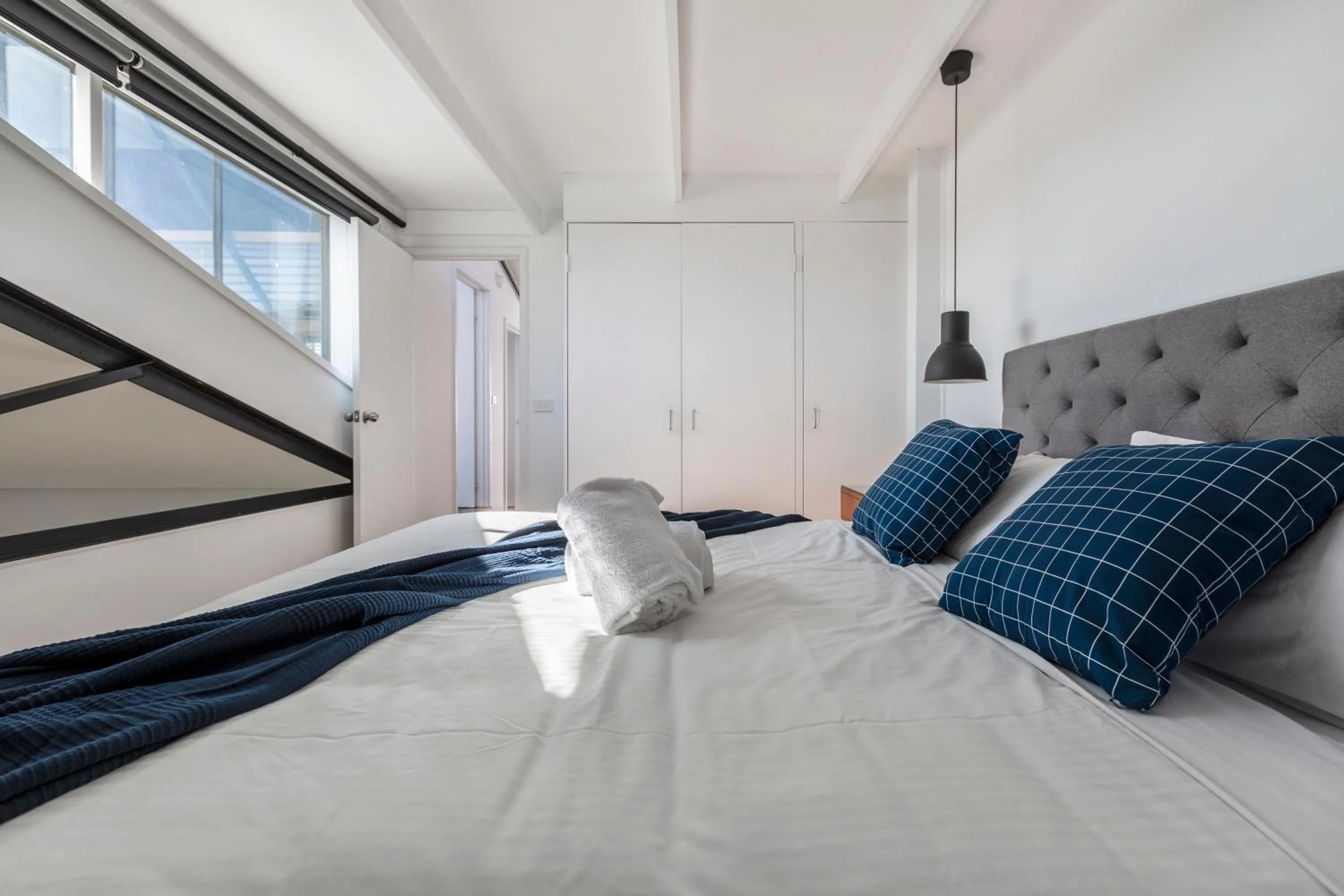 StayCentral - Fitzroy Converted Warehouse Penthouse