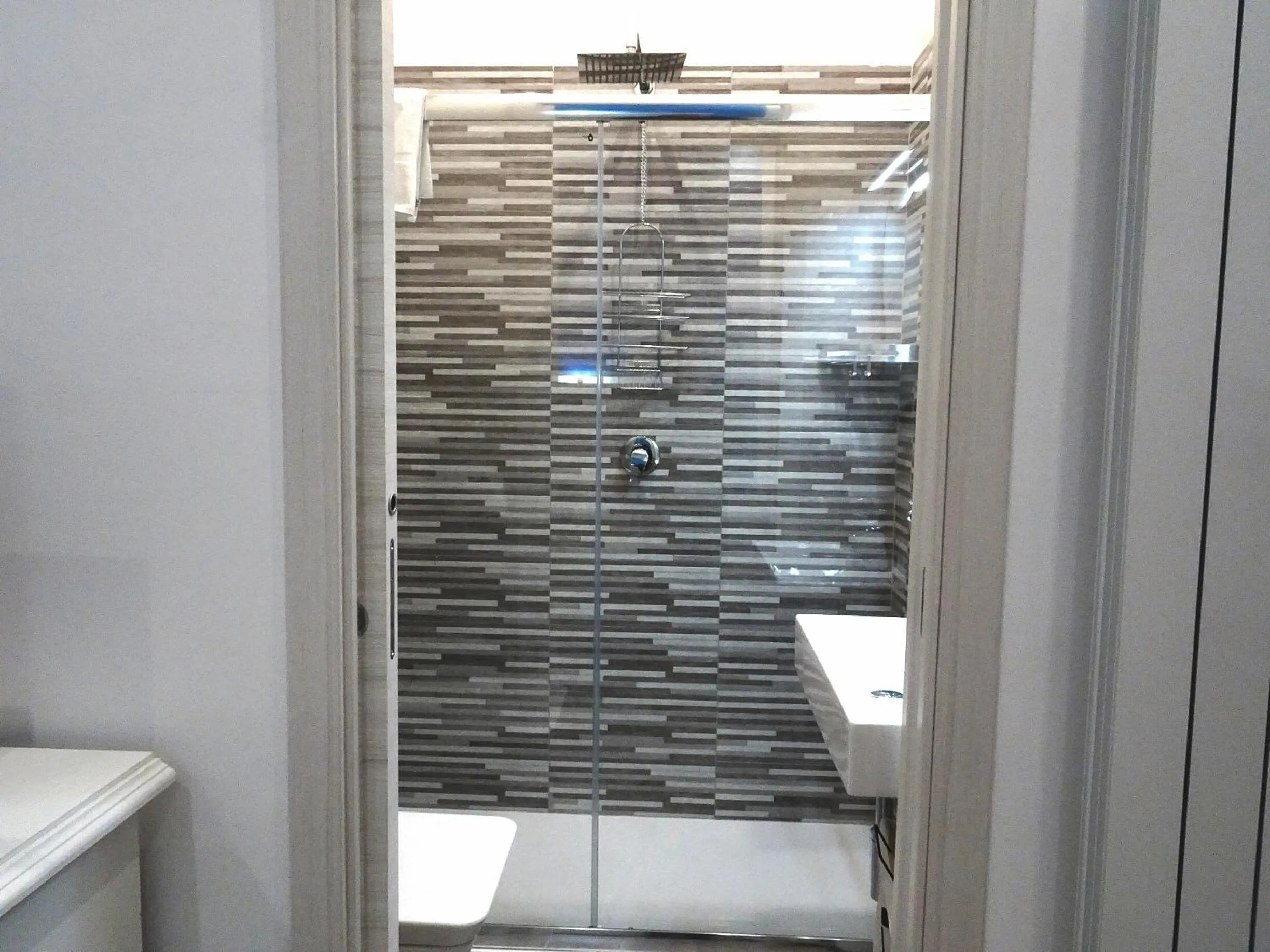 Shower in Bed & Breakfast a Capua Adiacente al Duomo - IL VICOLO